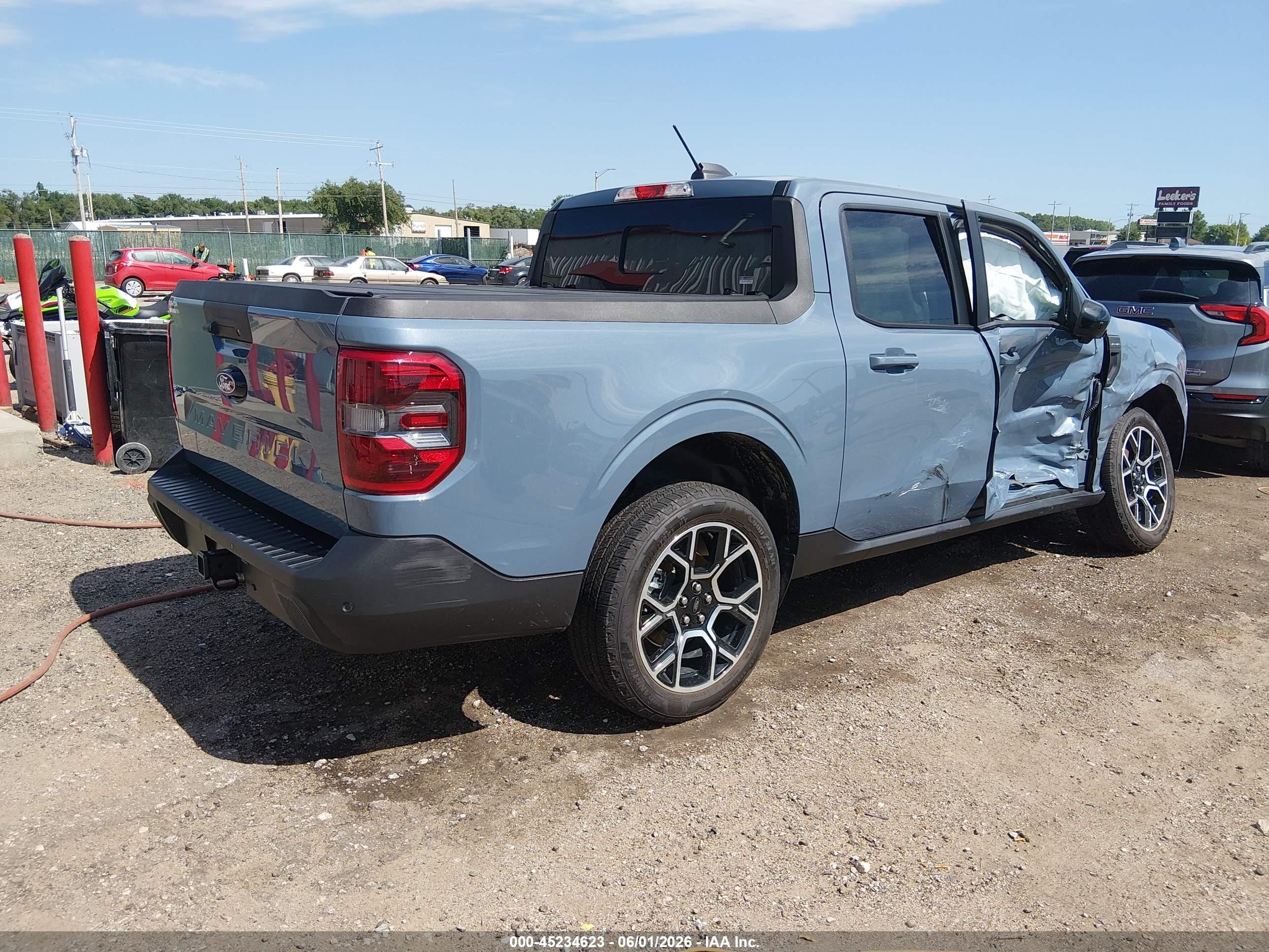2025 Ford Maverick Lariat Light Blue vin: 3FTTW8SAXSRA98280