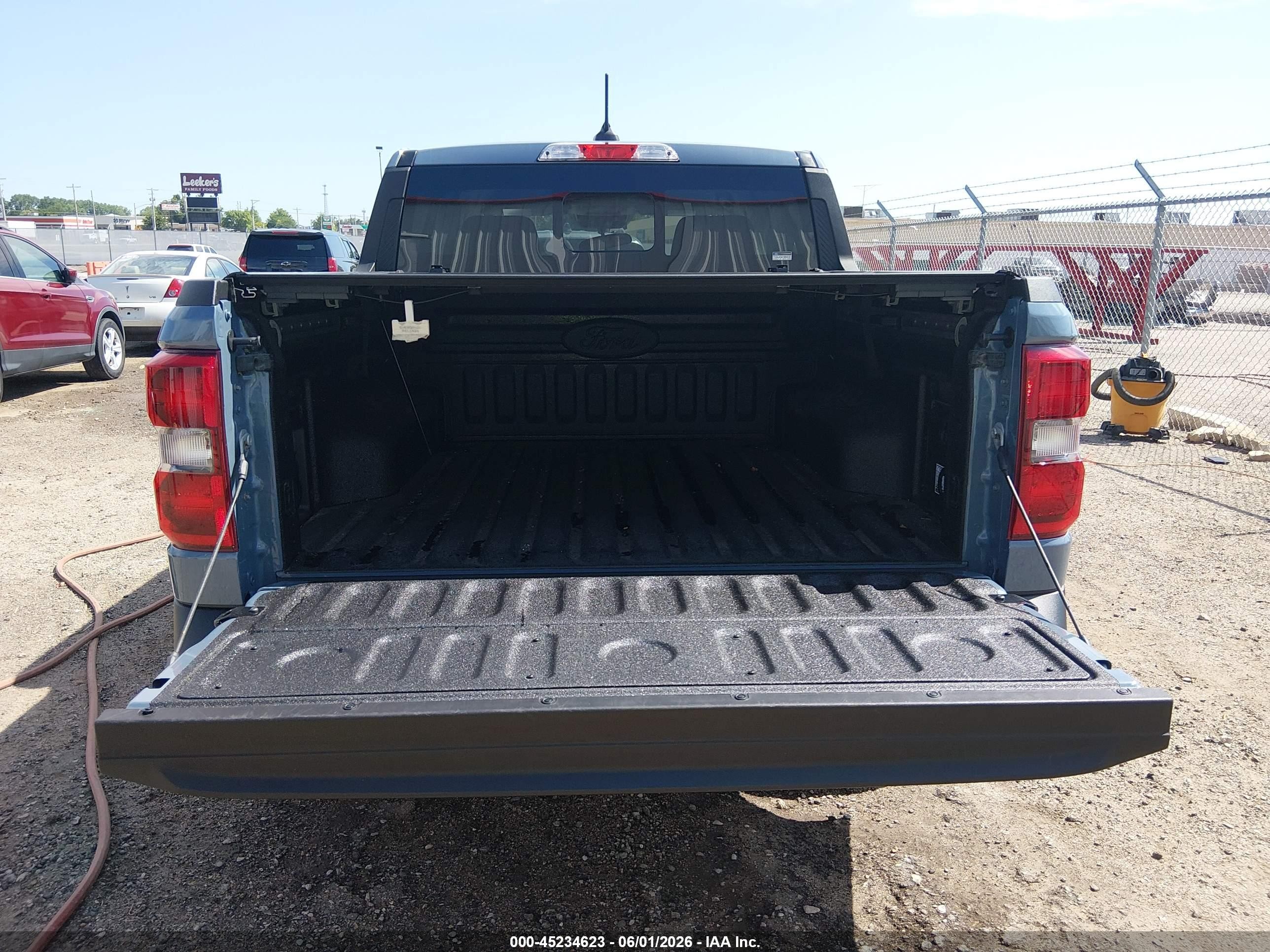 2025 Ford Maverick Lariat Light Blue vin: 3FTTW8SAXSRA98280