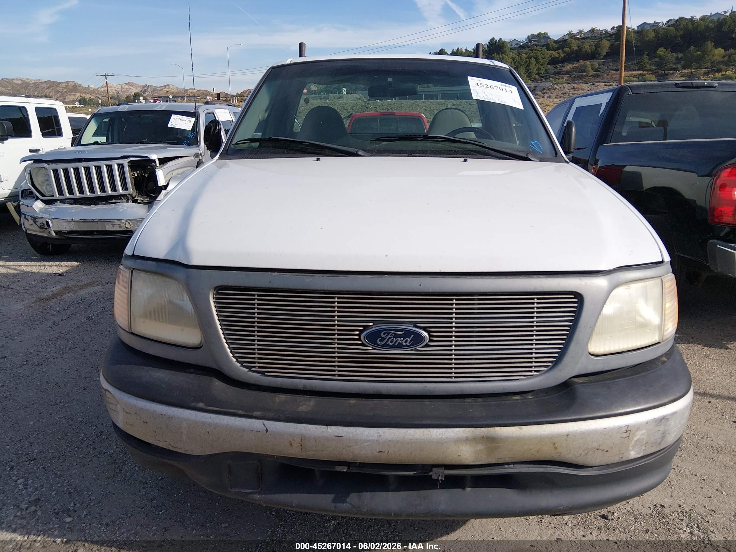 2000 Ford F-150 Work Series/xl/xlt White vin: 3FTZF1725YMA38190