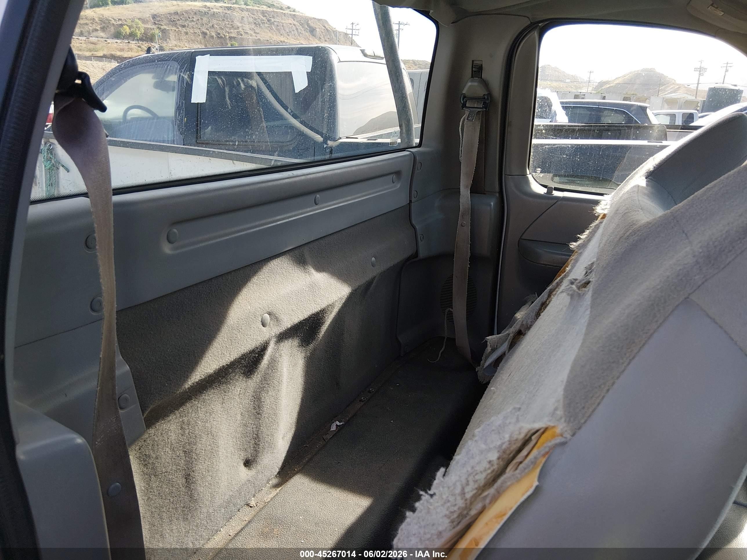 2000 Ford F-150 Work Series/xl/xlt White vin: 3FTZF1725YMA38190
