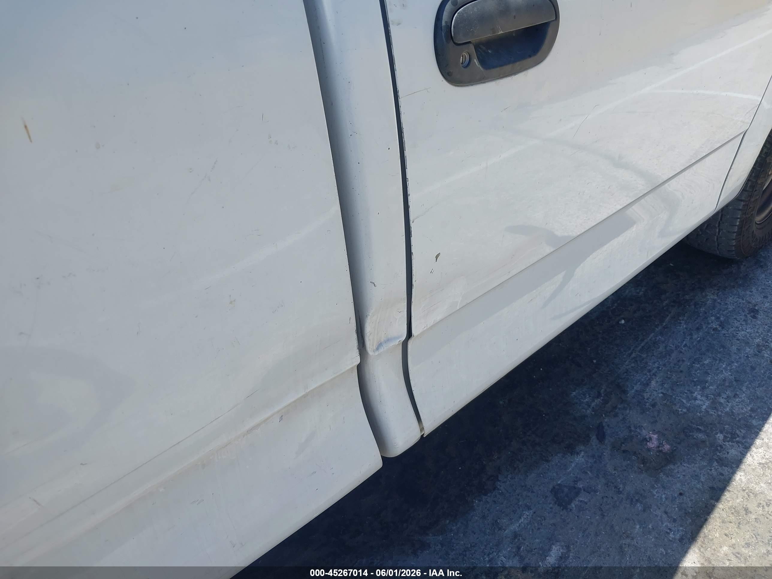 2000 Ford F-150 Work Series/xl/xlt White vin: 3FTZF1725YMA38190