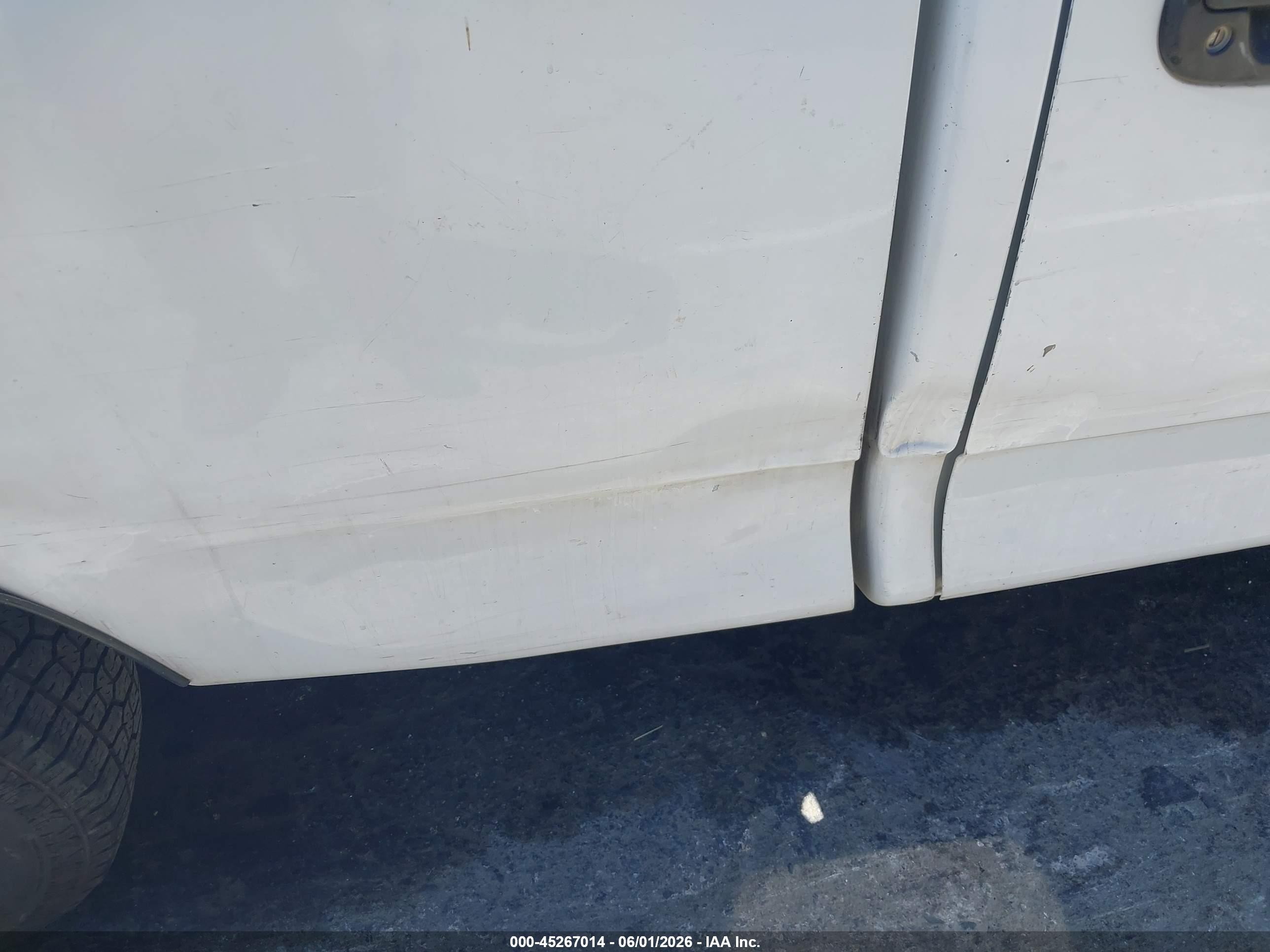 2000 Ford F-150 Work Series/xl/xlt White vin: 3FTZF1725YMA38190