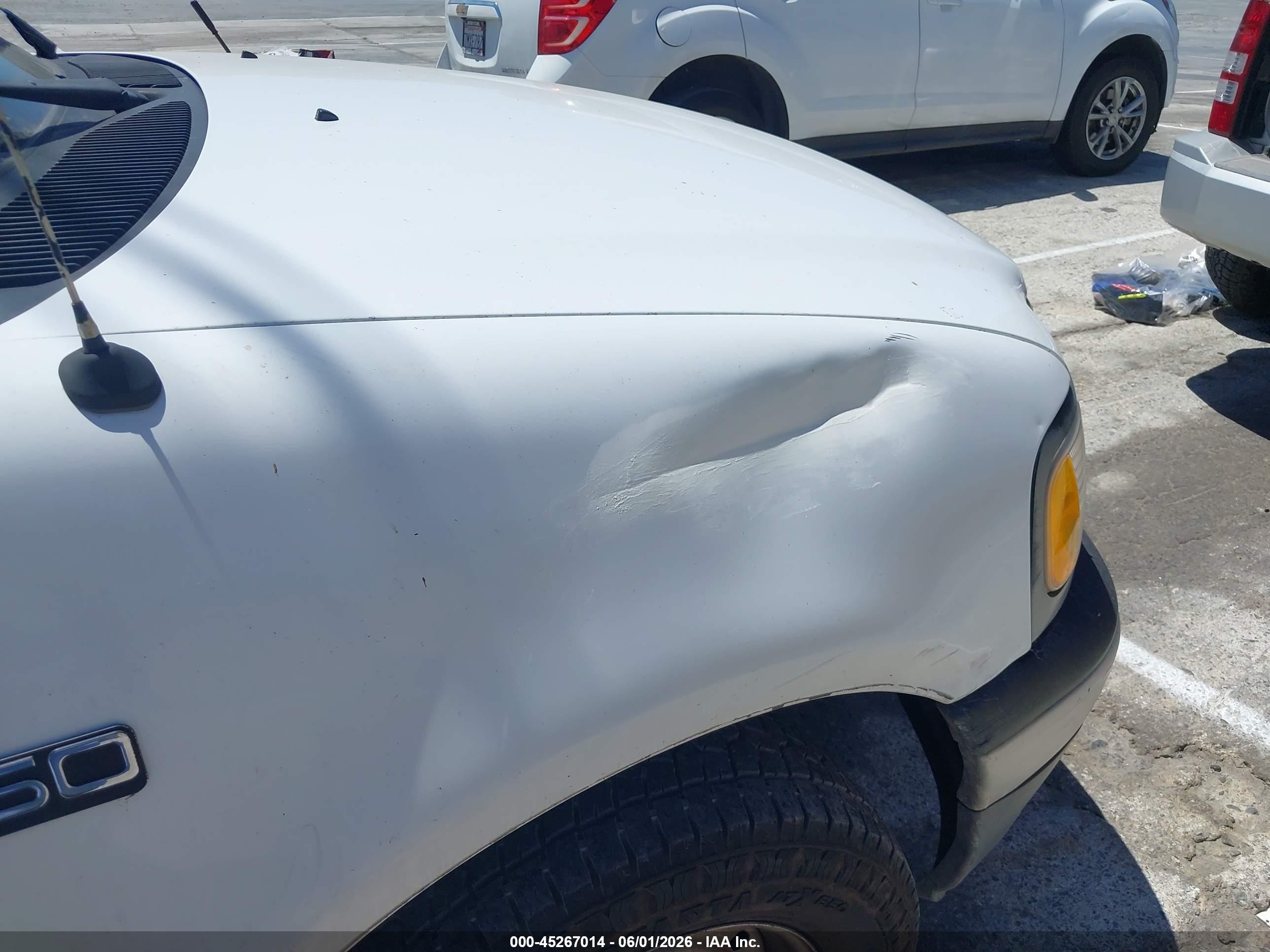 2000 Ford F-150 Work Series/xl/xlt White vin: 3FTZF1725YMA38190