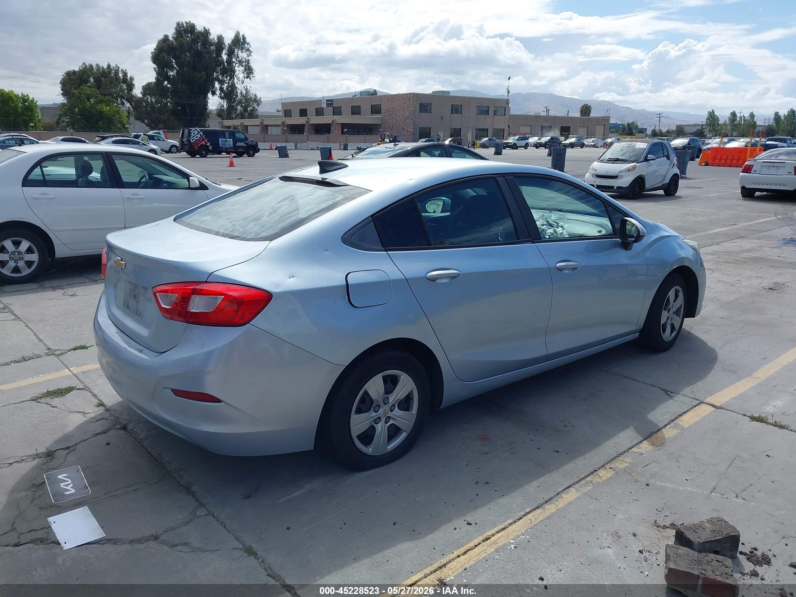2017 Chevrolet Cruze Ls Auto Silver vin: 3G1BC5SM3HS560282