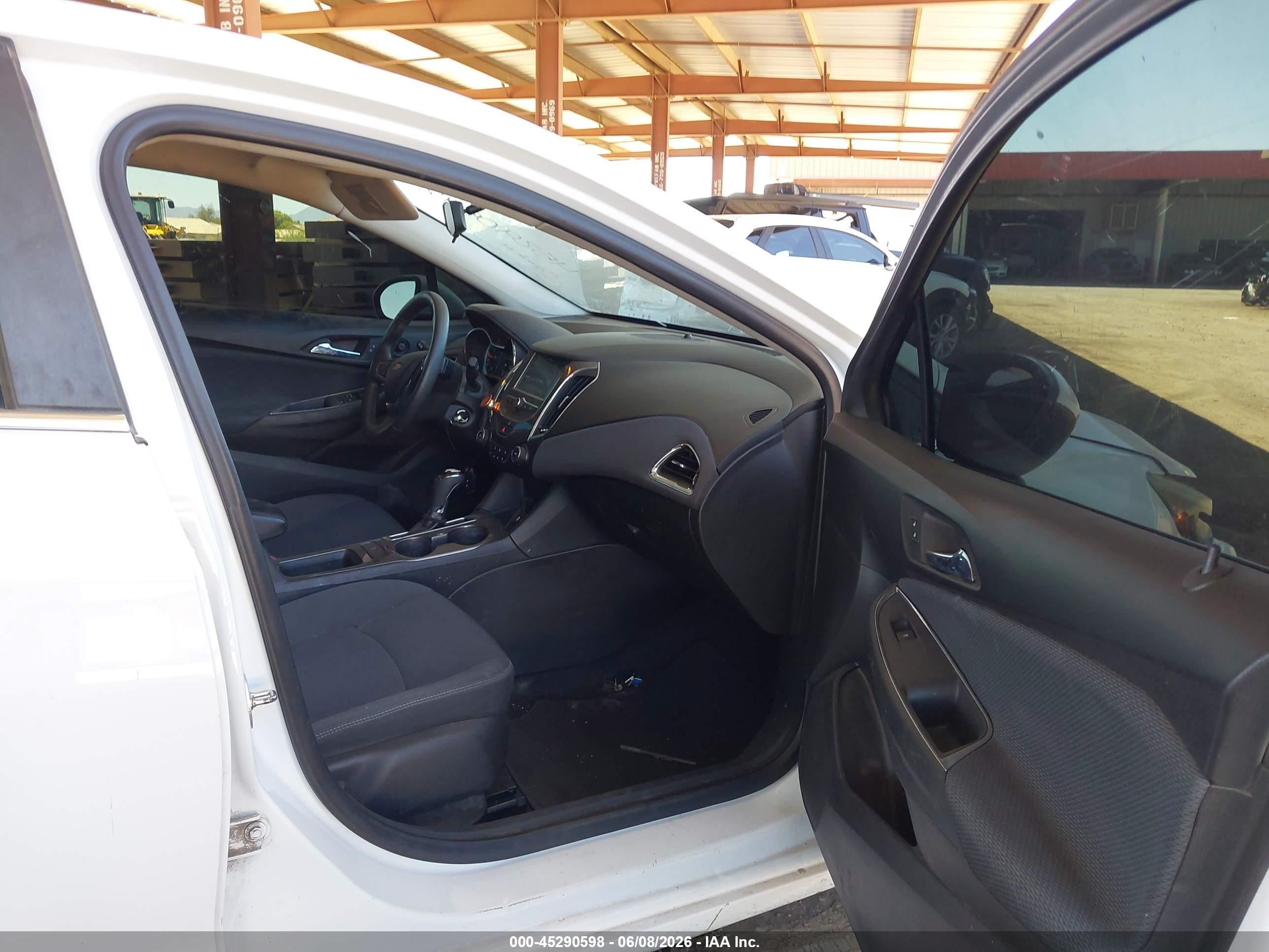 2018 Chevrolet Cruze Lt Auto White vin: 3G1BE6SM4JS652815