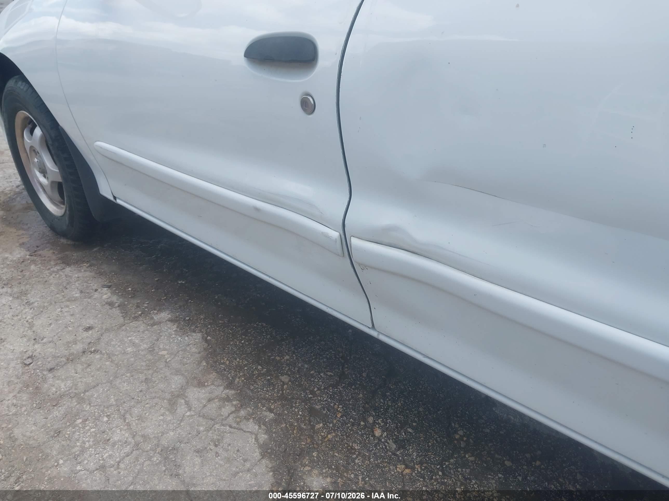 2000 Chevrolet Cavalier   White vin: 3G1JC5242YS162122
