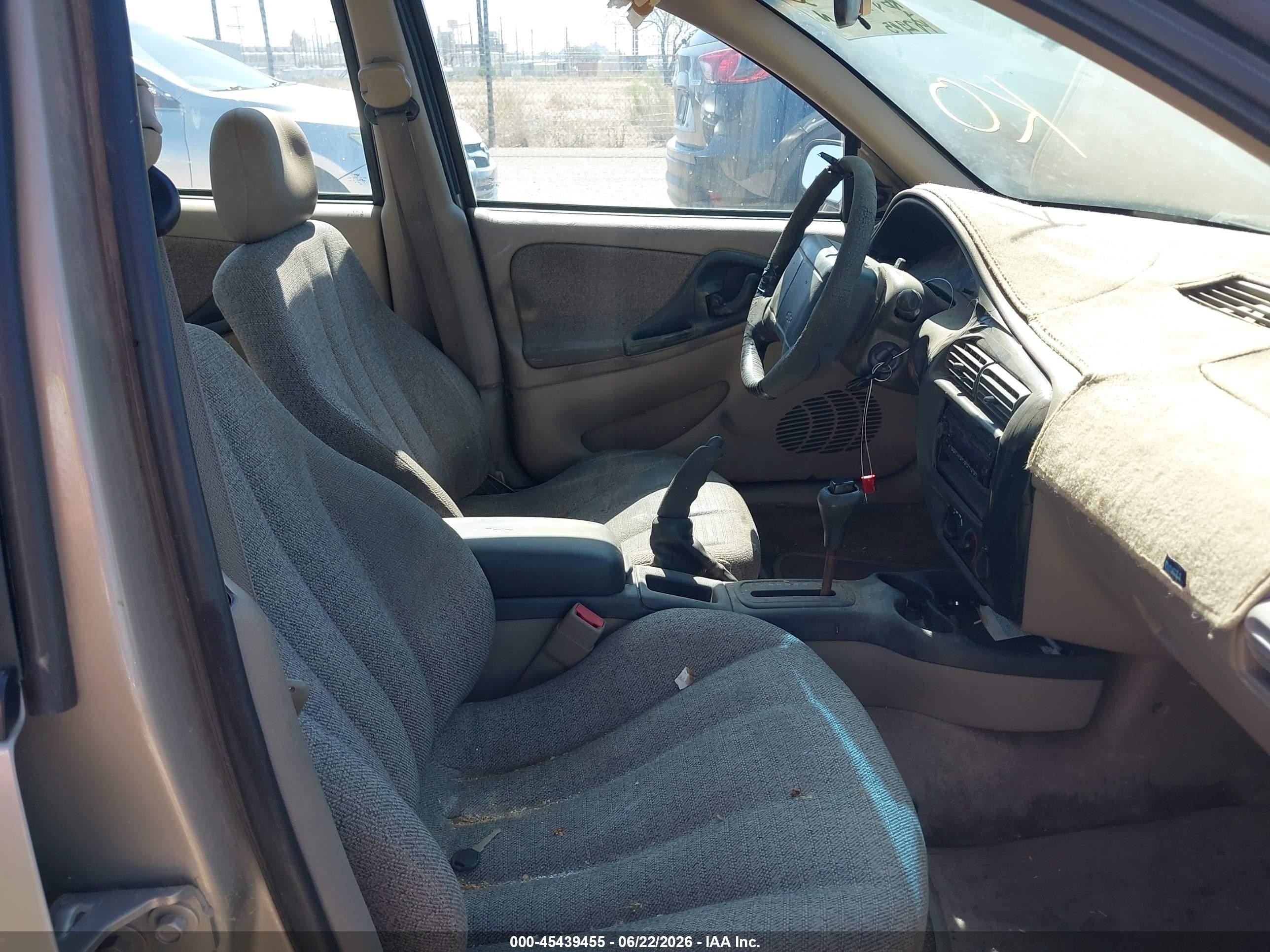 2001 Chevrolet Cavalier   Gold vin: 3G1JC52431S156609