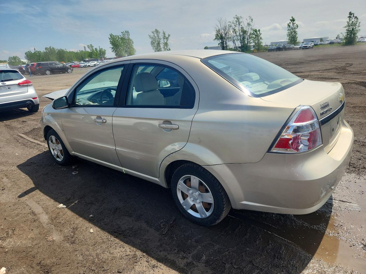 2009 Chevrolet Aveo Beige vin: 3G1TV55E99L120193
