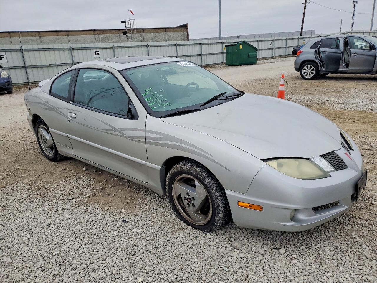 2004 Pontiac Sunfire Silver vin: 3G2JB12F34S163430