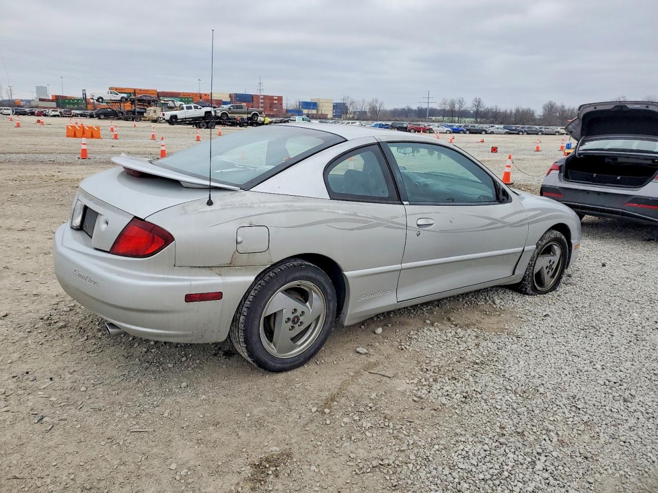 2004 Pontiac Sunfire Silver vin: 3G2JB12F34S163430
