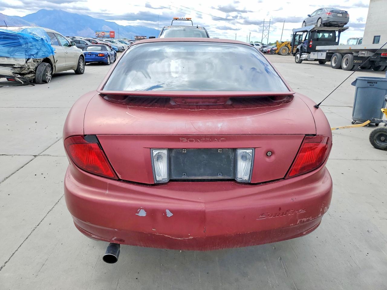 2005 Pontiac Sunfire Red vin: 3G2JB12F35S110423