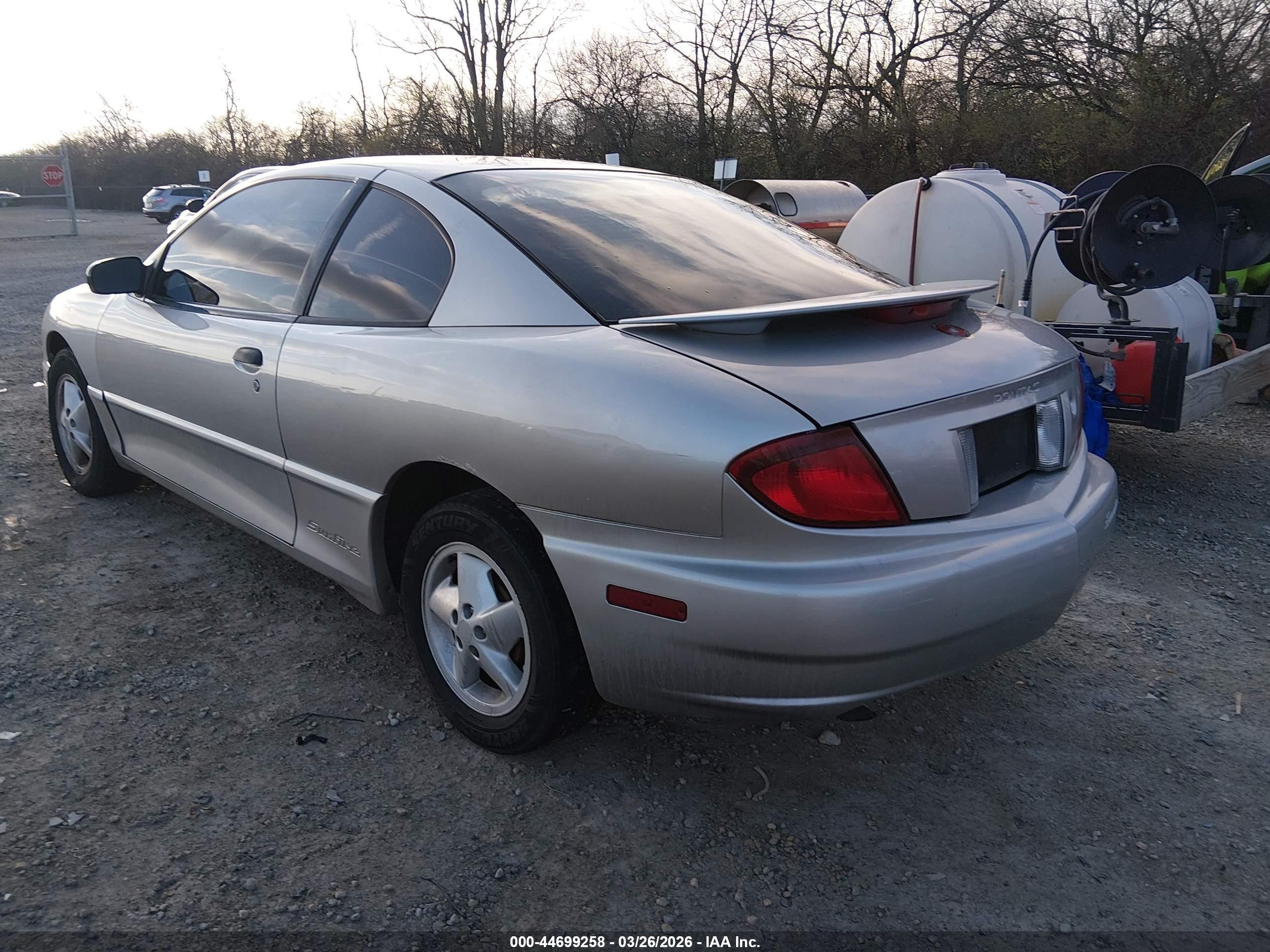 2005 Pontiac Sunfire   Silver vin: 3G2JB12F35S212353