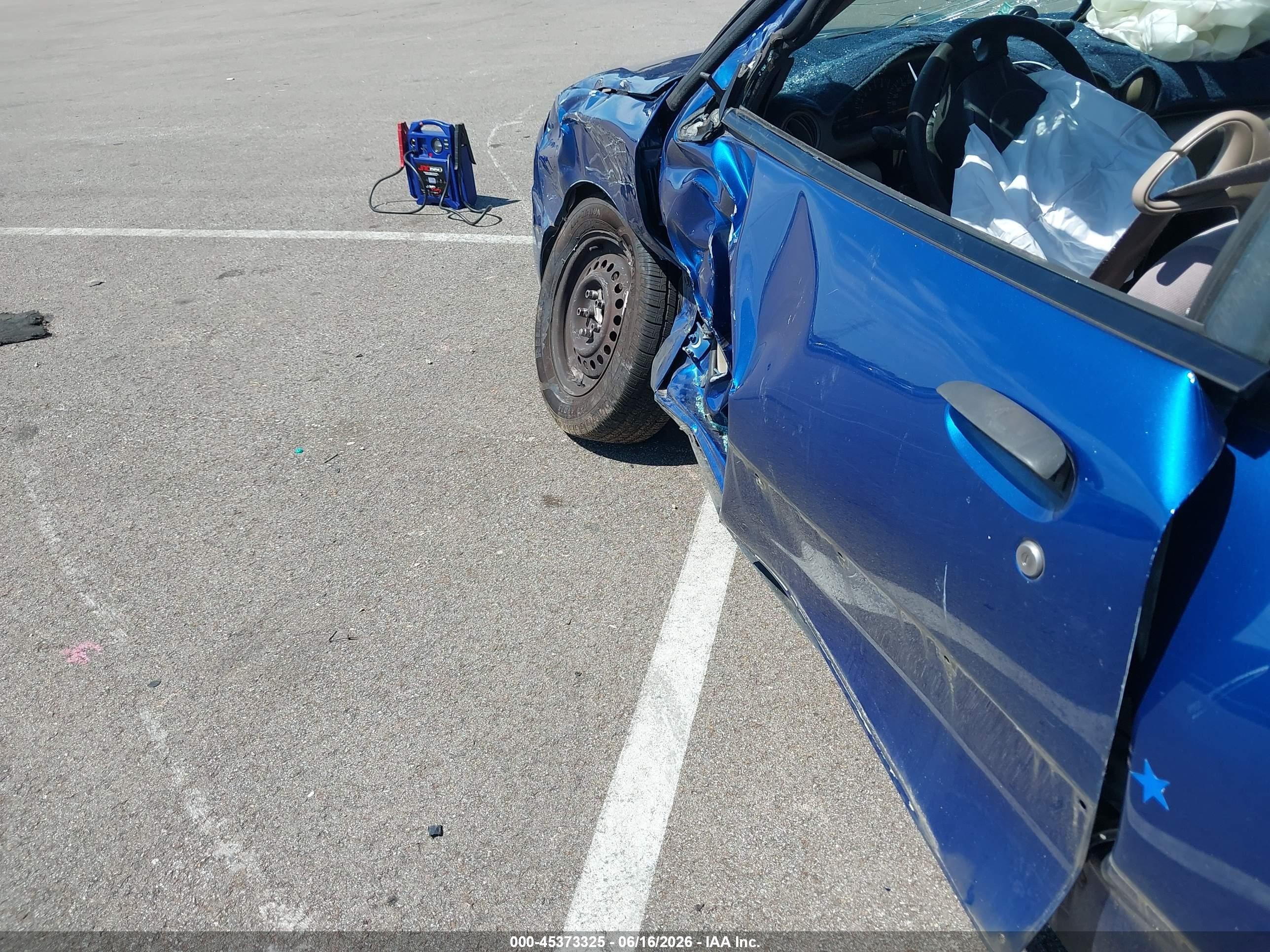 2005 Pontiac Sunfire   Blue vin: 3G2JB12F45S114304