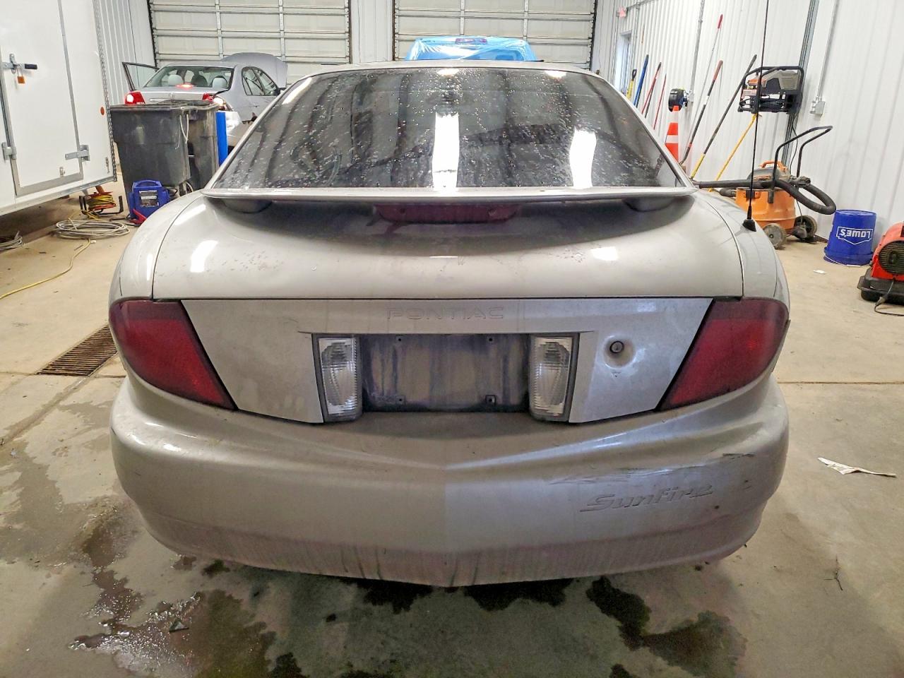 2005 Pontiac Sunfire Silver vin: 3G2JB12F55S170929
