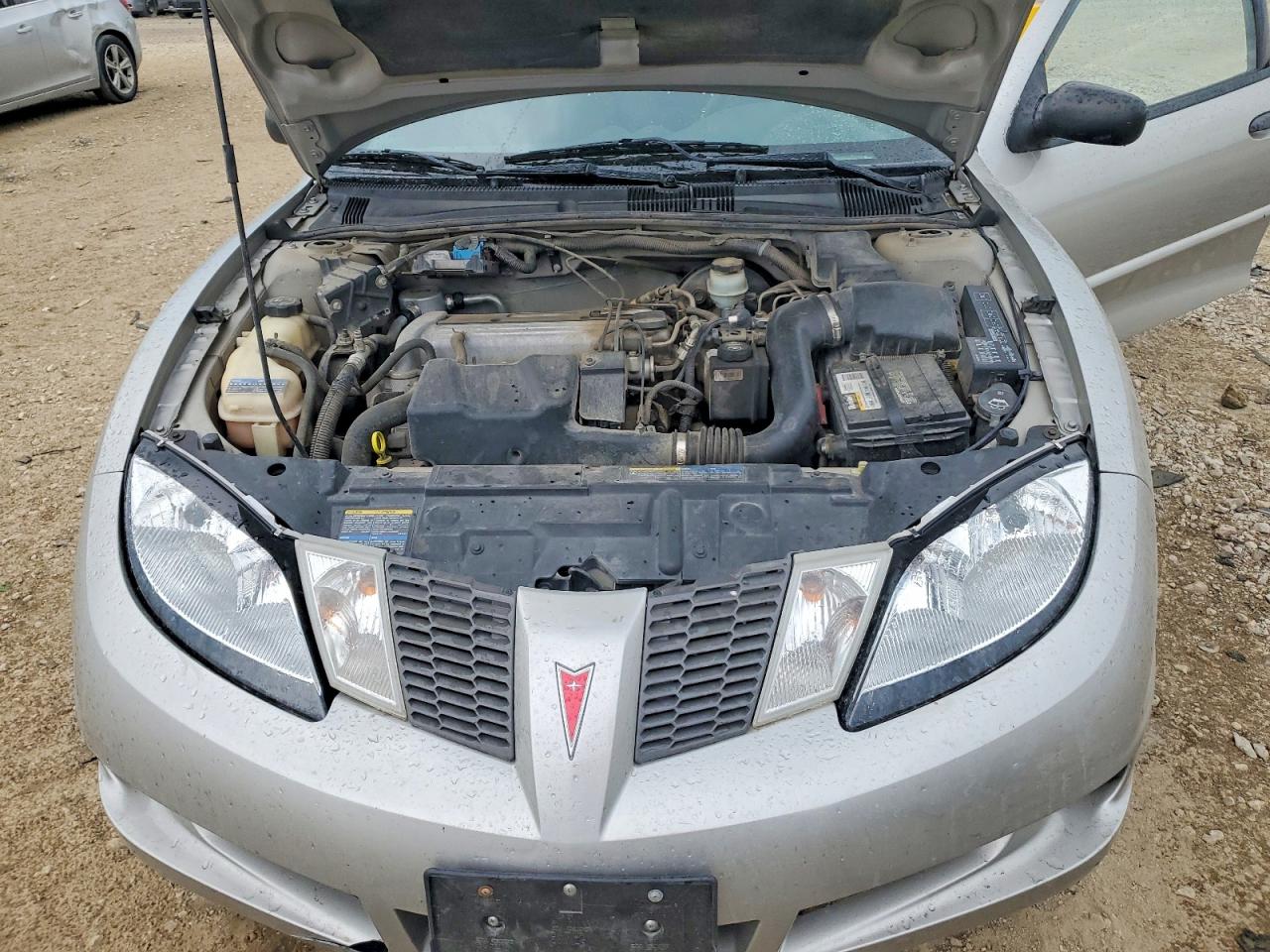 2005 Pontiac Sunfire Silver vin: 3G2JB12F65S215683