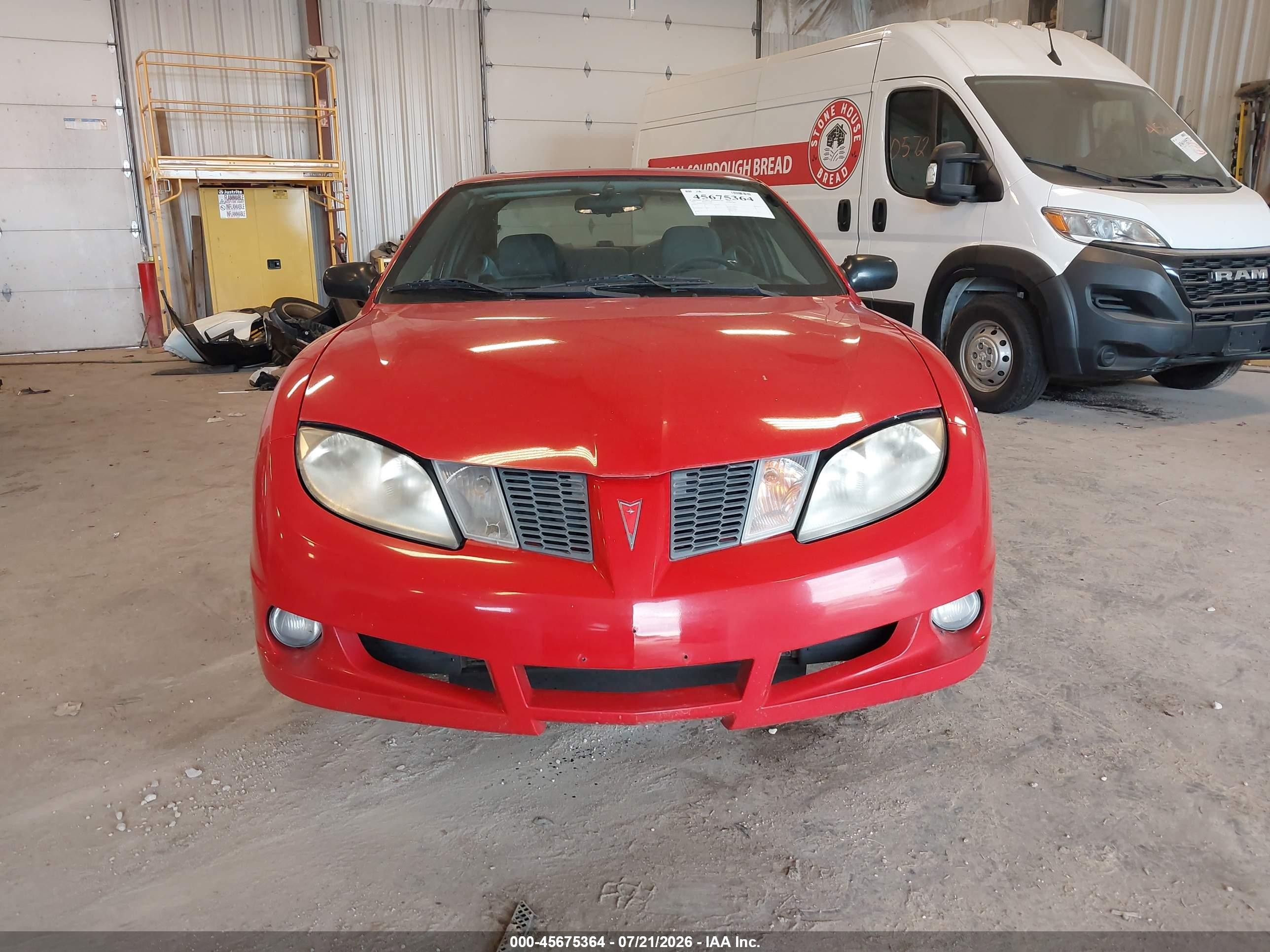 2005 Pontiac Sunfire   Red vin: 3G2JB12F85S113219