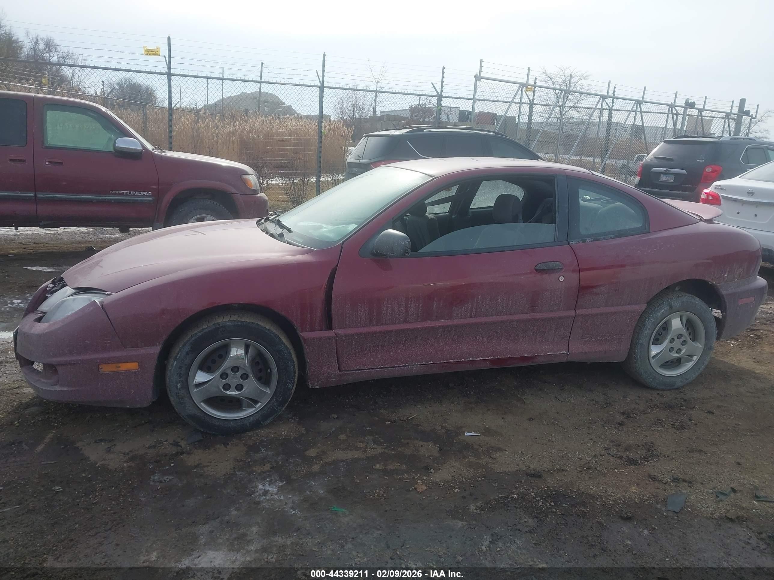 2005 Pontiac Sunfire   Maroon vin: 3G2JB12FX5S185832