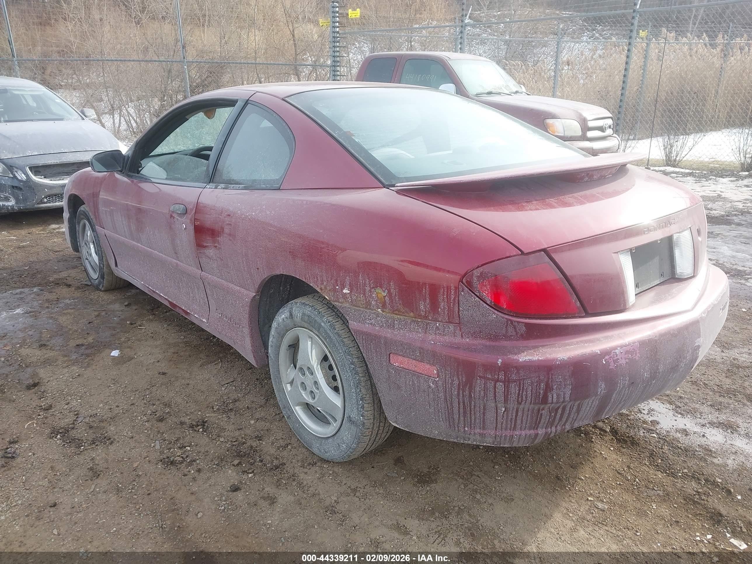 2005 Pontiac Sunfire   Maroon vin: 3G2JB12FX5S185832