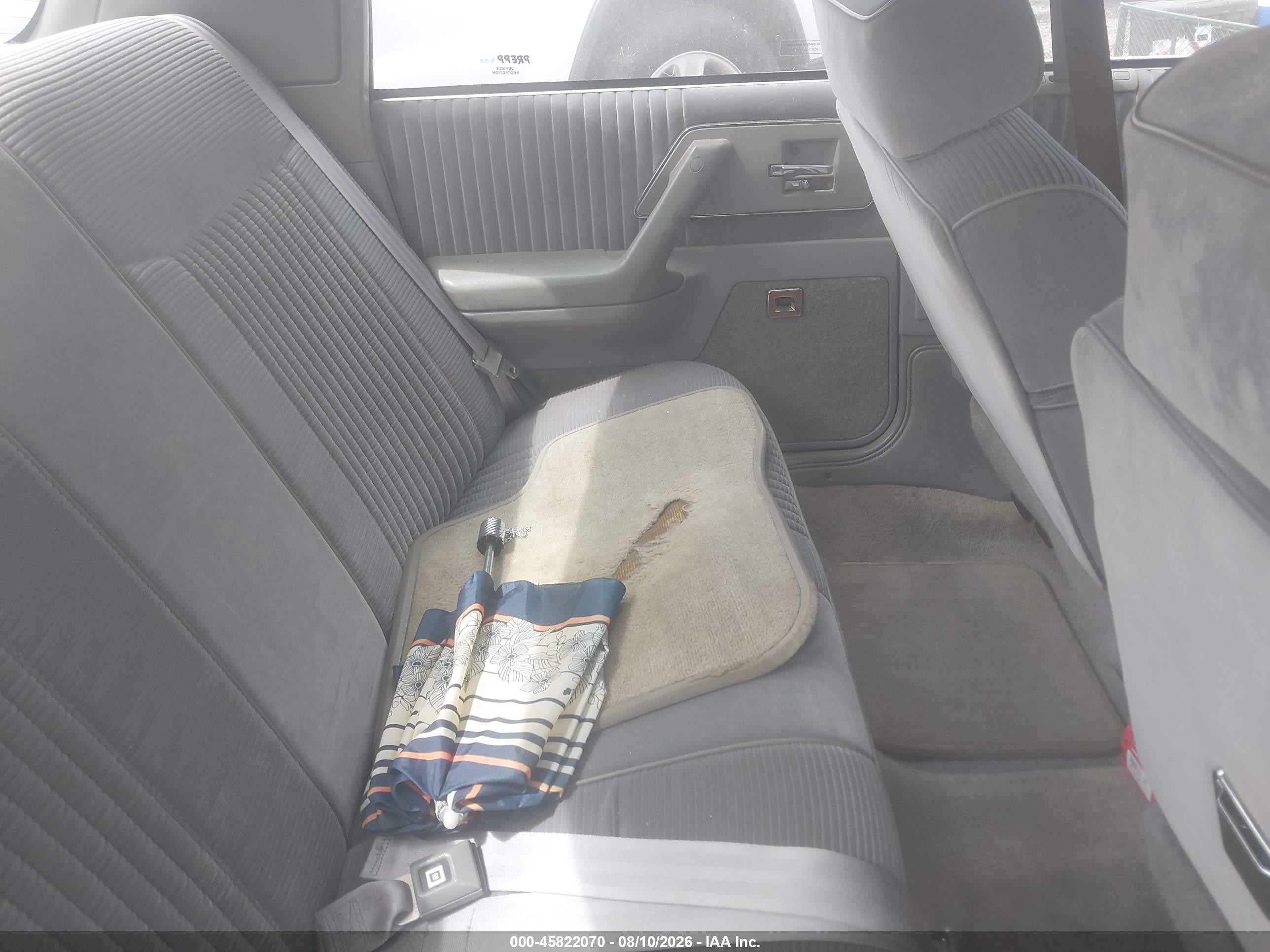 1994 Buick Century Special Silver vin: 3G4AG55MXRS607503