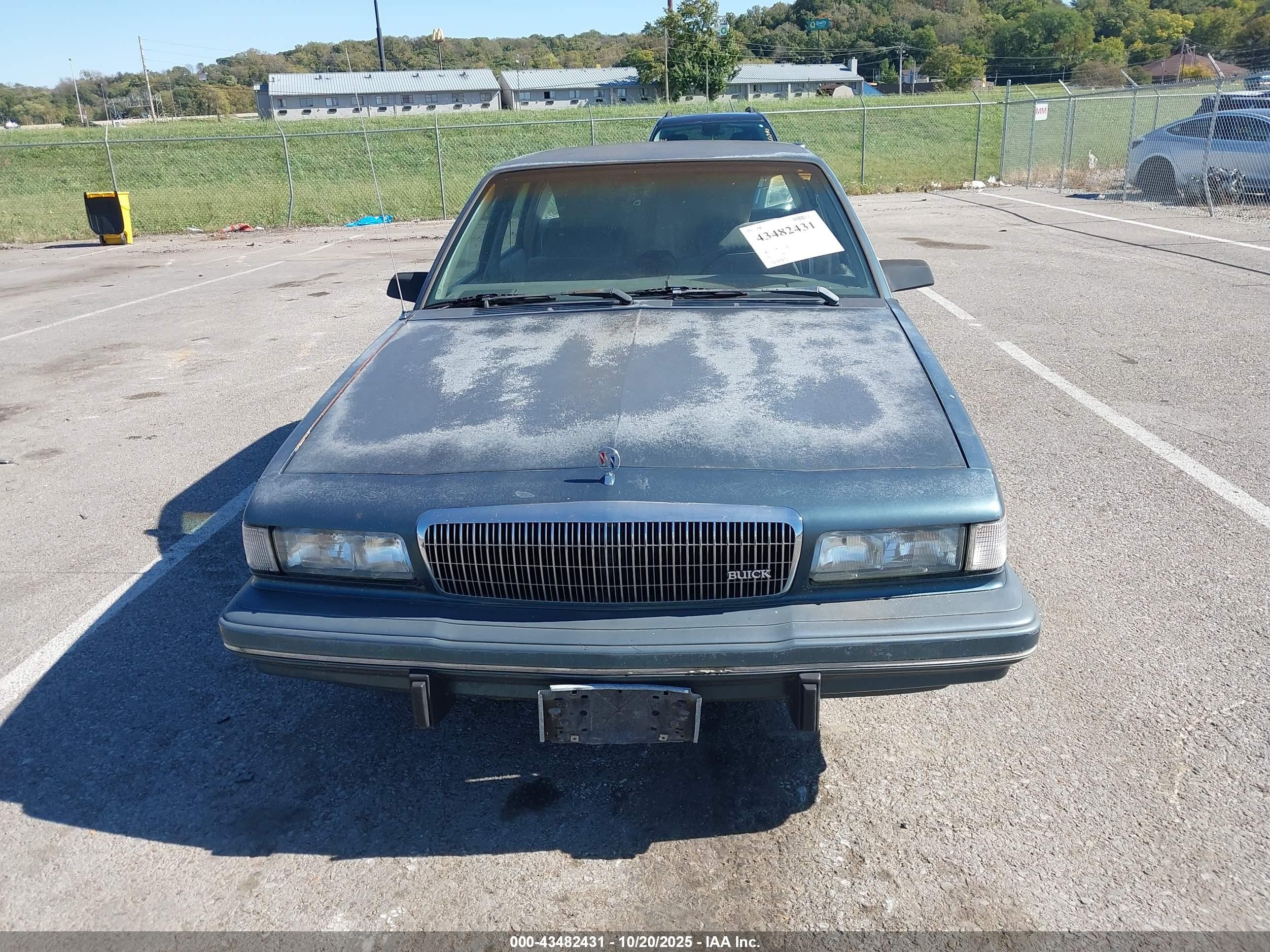 1993 Buick Century Special Blue vin: 3G4AG55N0PS627216