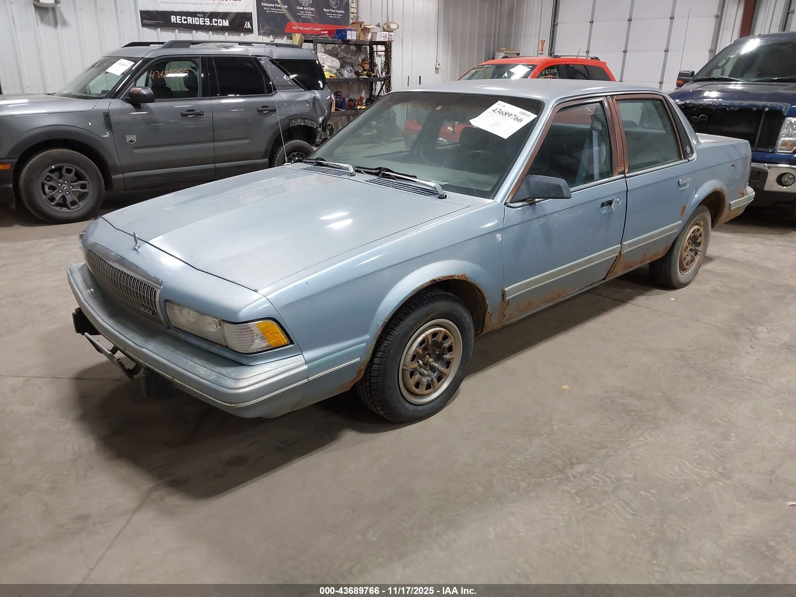 1993 Buick Century Special Blue vin: 3G4AG55N2PS622101