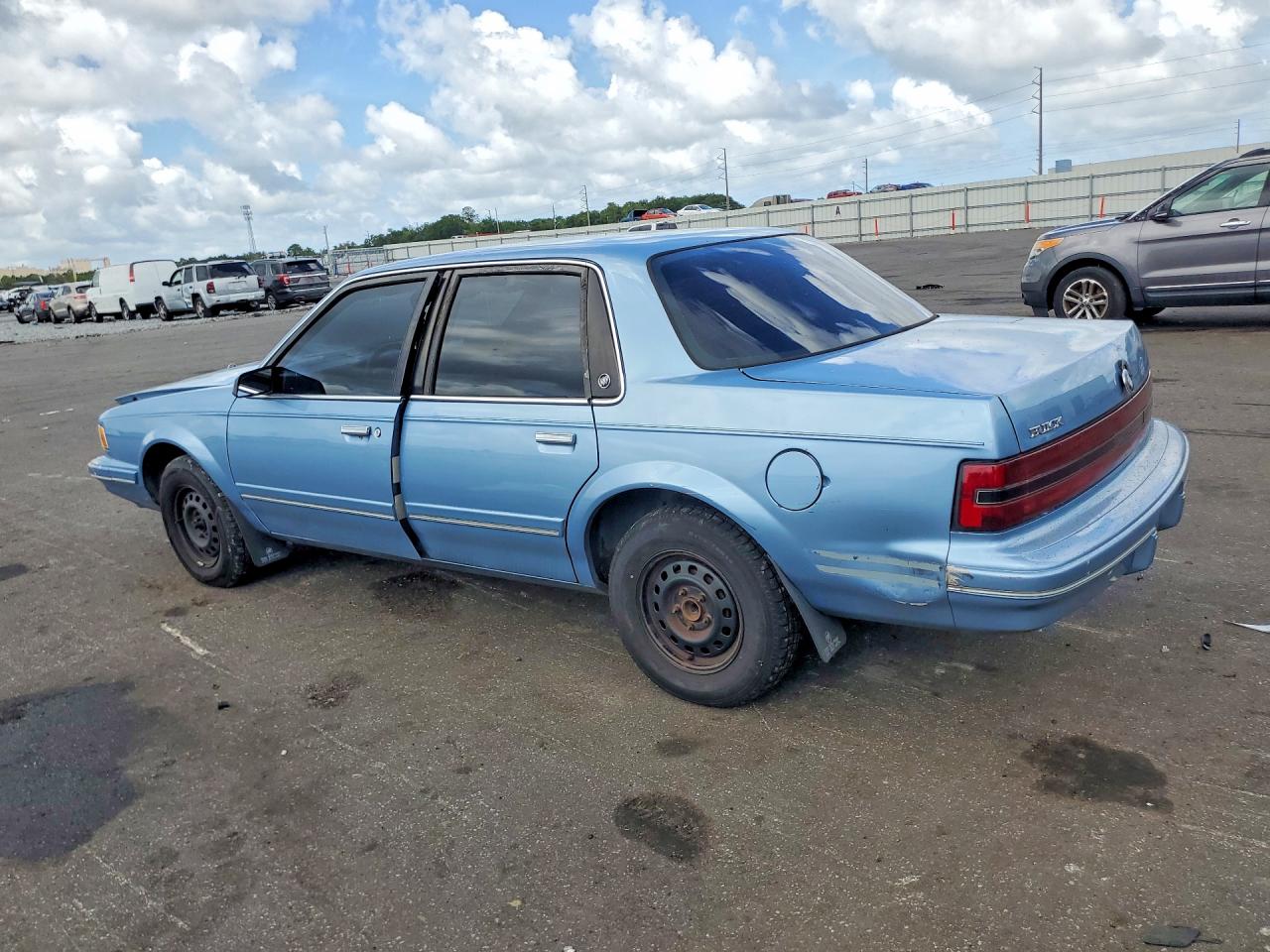1993 Buick Century Special Blue vin: 3G4AG55N3PS625606