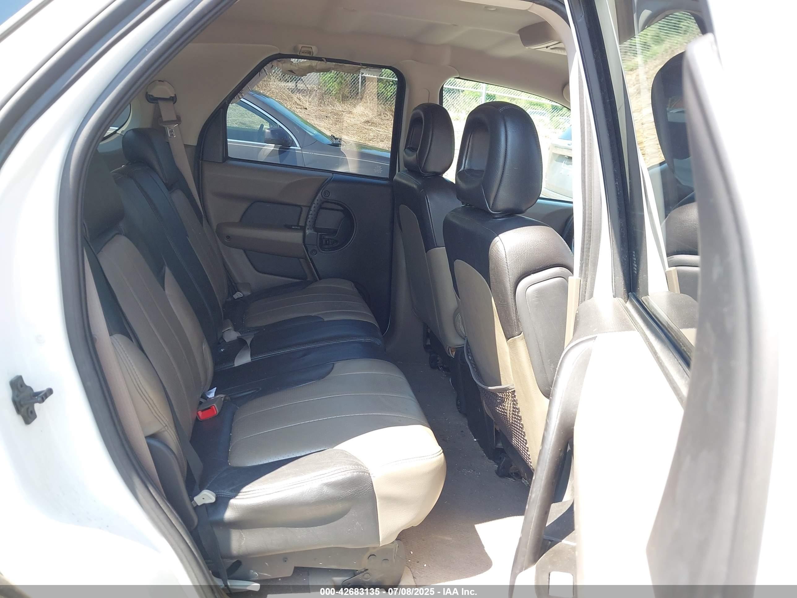 2003 Pontiac Aztek   White vin: 3G7DA03E03S599662