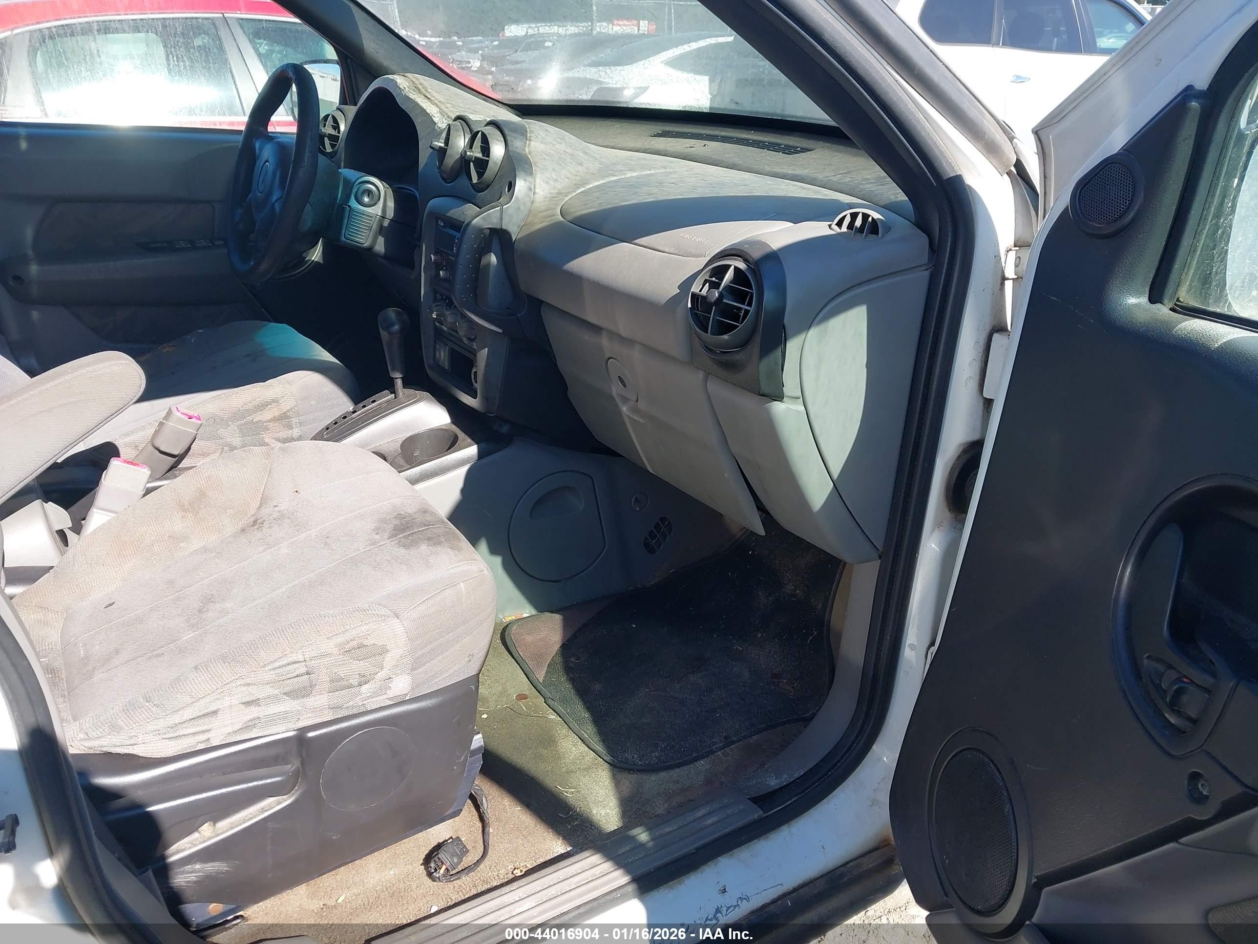 2003 Pontiac Aztek   White vin: 3G7DA03E23S536952