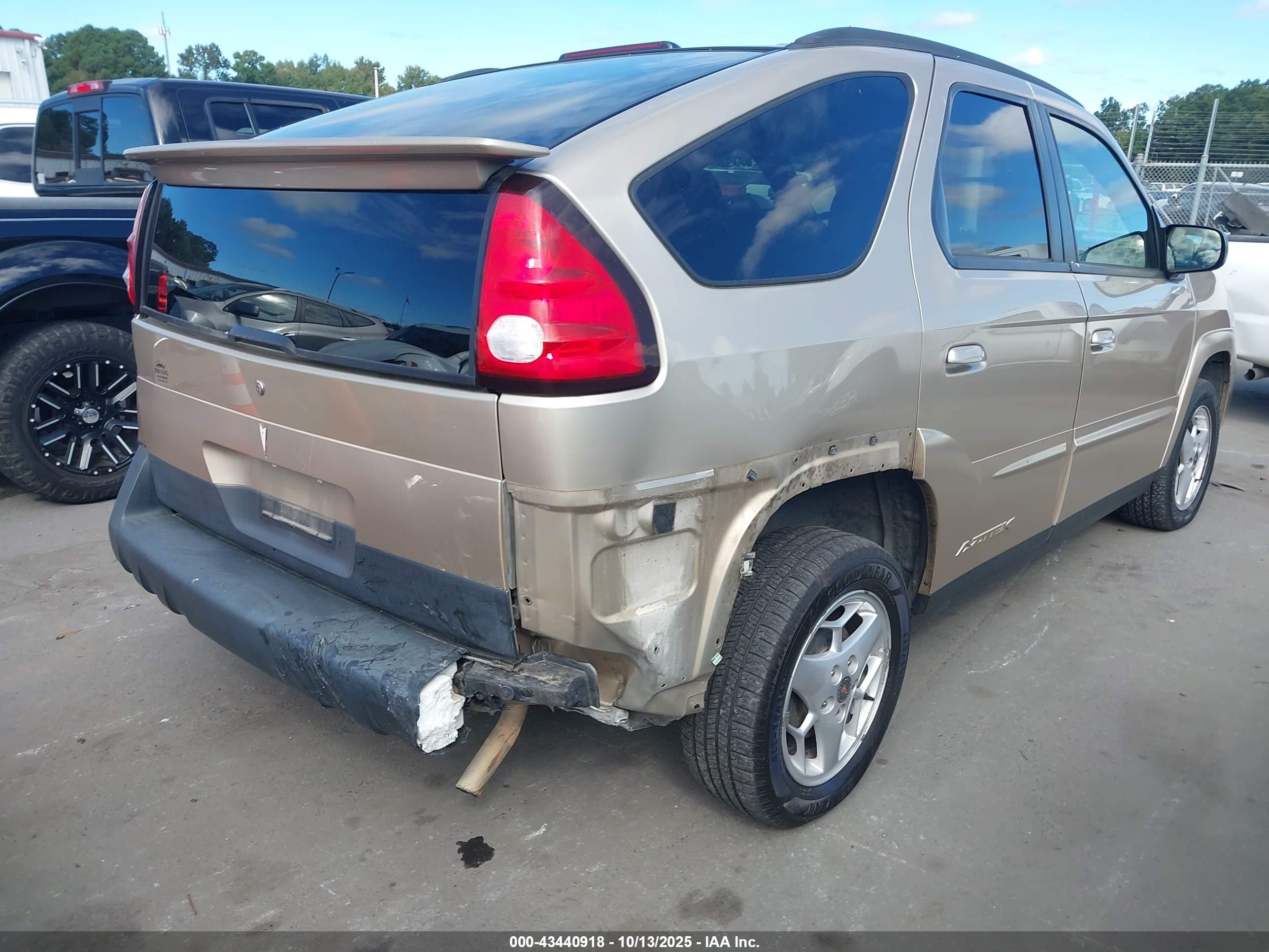 2005 Pontiac Aztek   Gold vin: 3G7DA03E55S536947