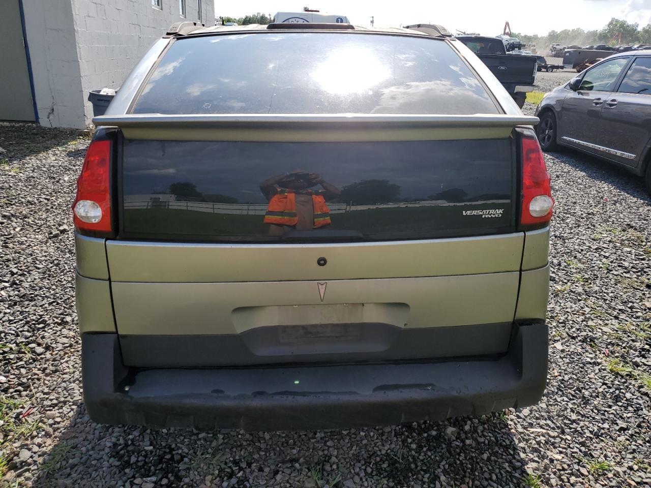 2003 Pontiac Aztek    Silver vin: 3G7DA03E83S574945
