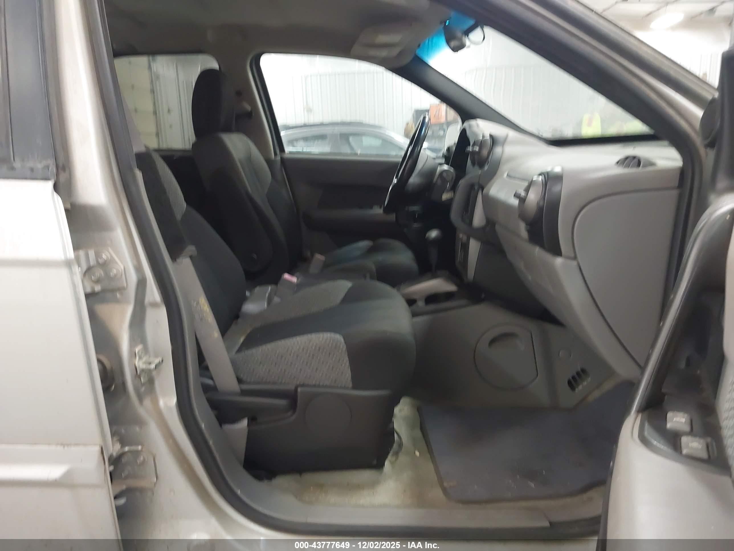 2005 Pontiac Aztek   Silver vin: 3G7DA03E85S521780