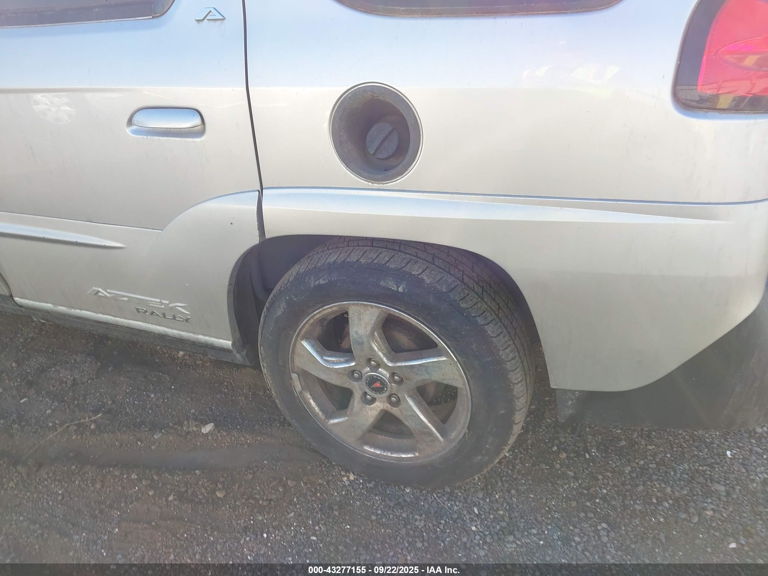 2005 Pontiac Aztek   Silver vin: 3G7DA03E85S526266