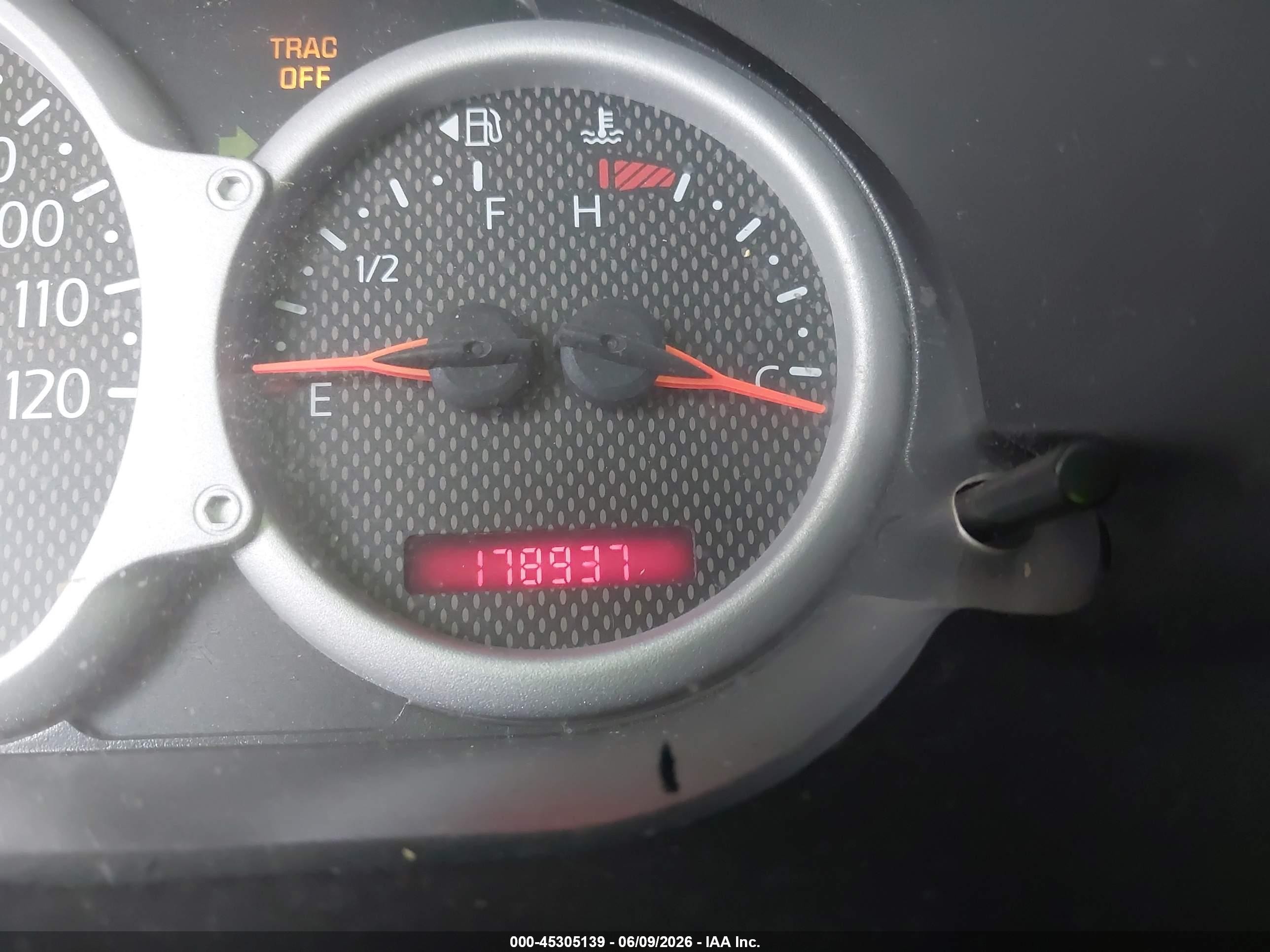 2005 Pontiac Aztek   Серебряный vin: 3G7DA03E85S526719
