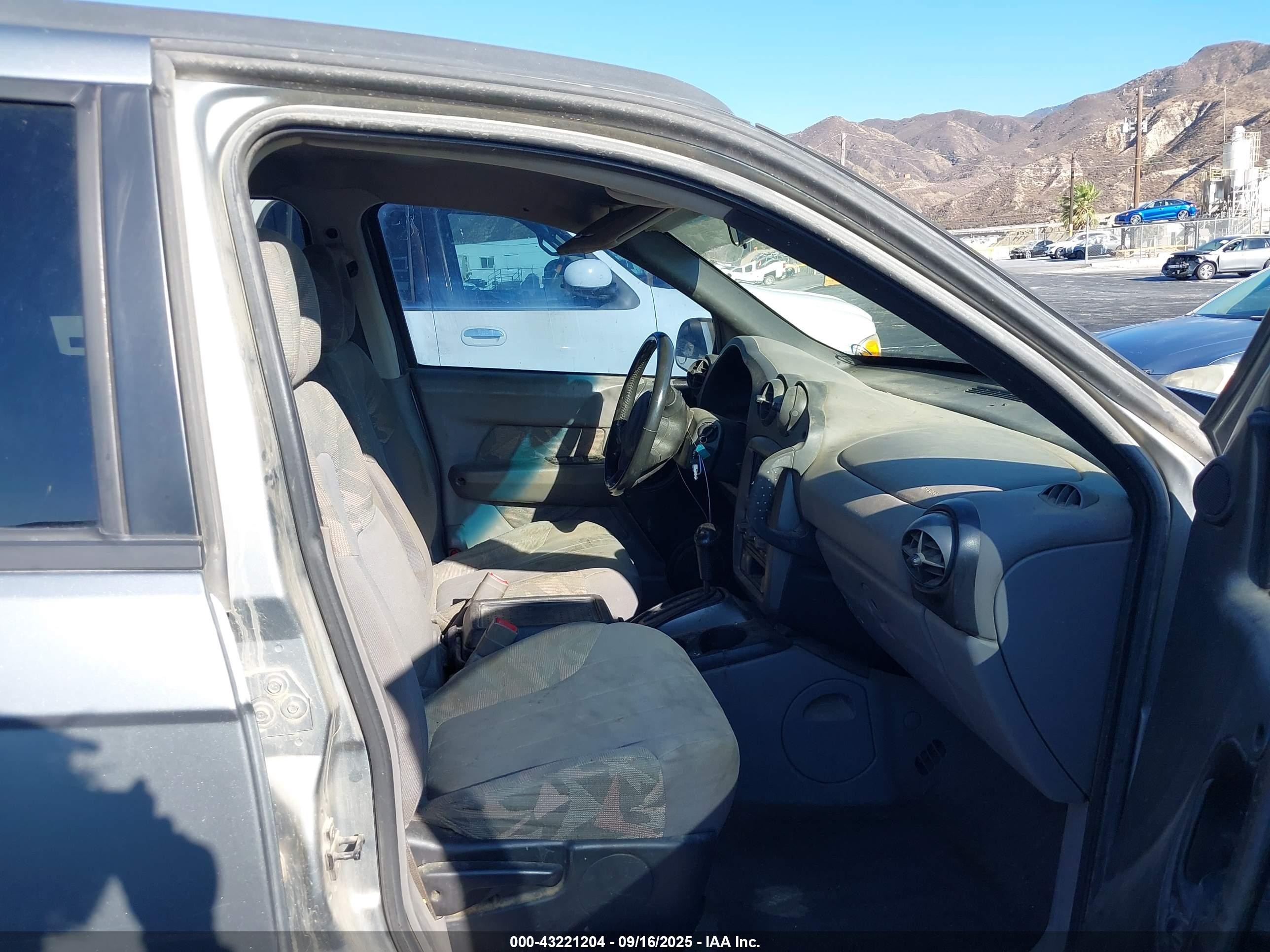 2003 Pontiac Aztek   Silver vin: 3G7DA03E93S513829