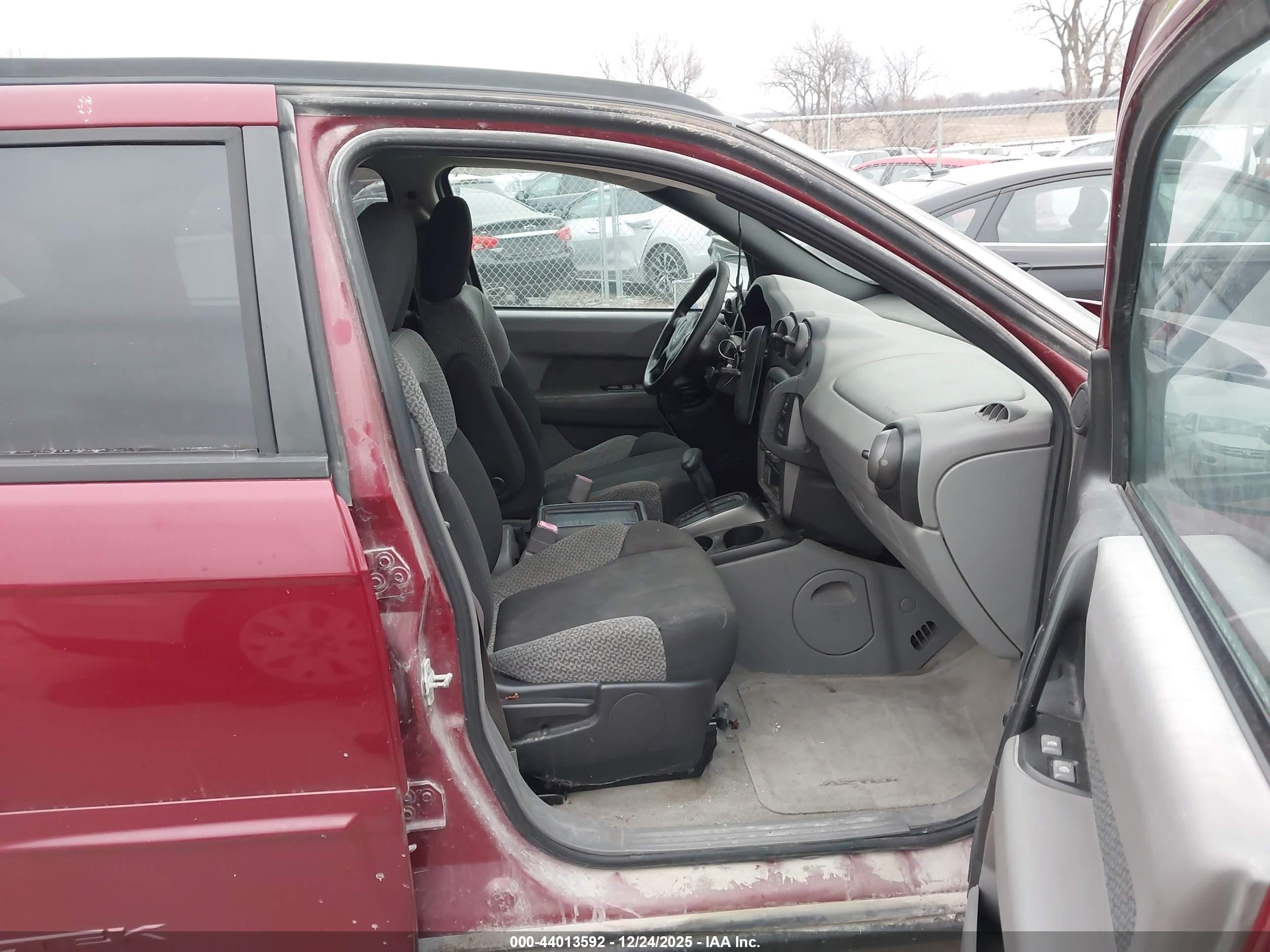 2005 Pontiac Aztek   Red vin: 3G7DB03E15S520404