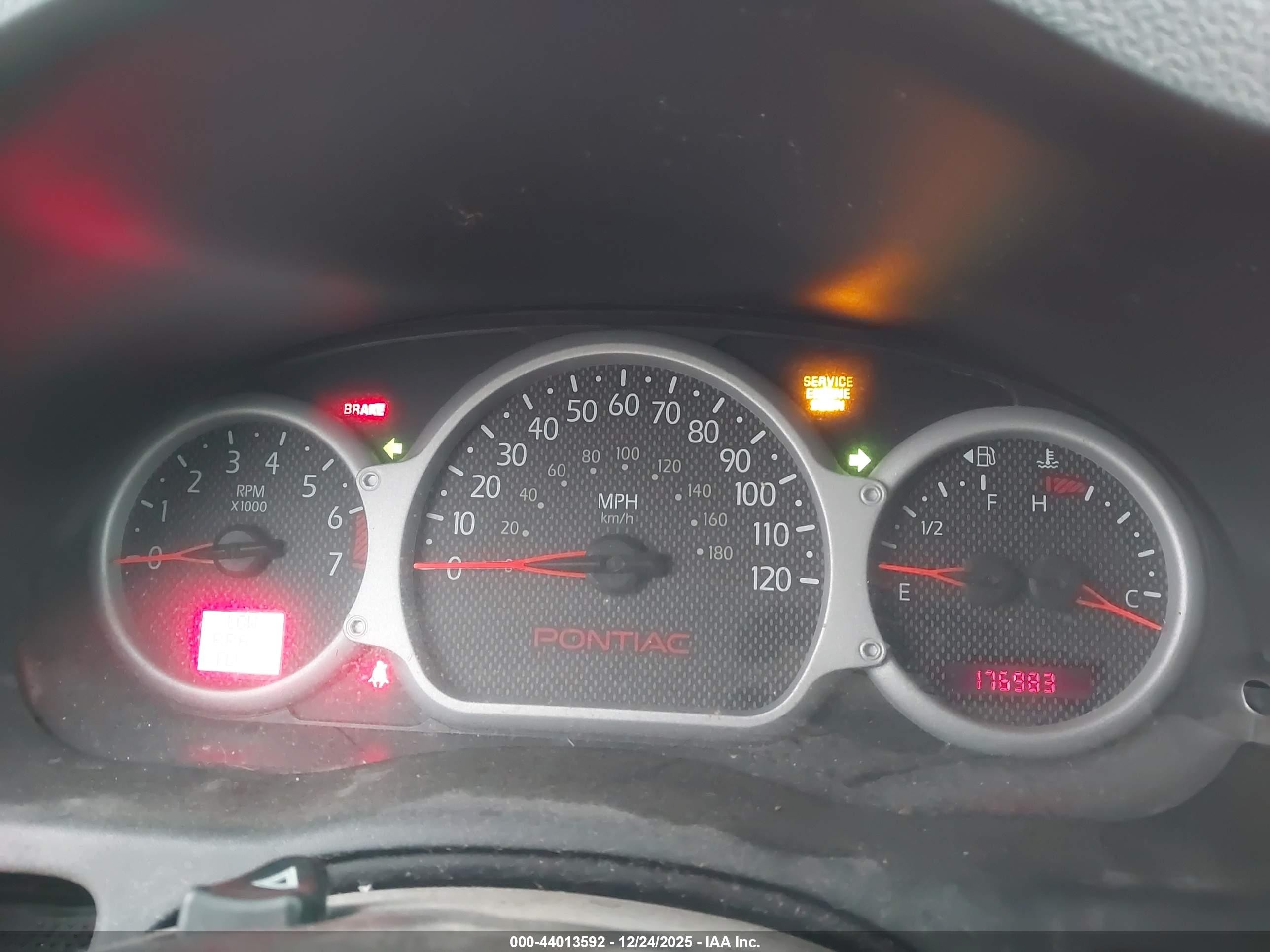 2005 Pontiac Aztek   Red vin: 3G7DB03E15S520404