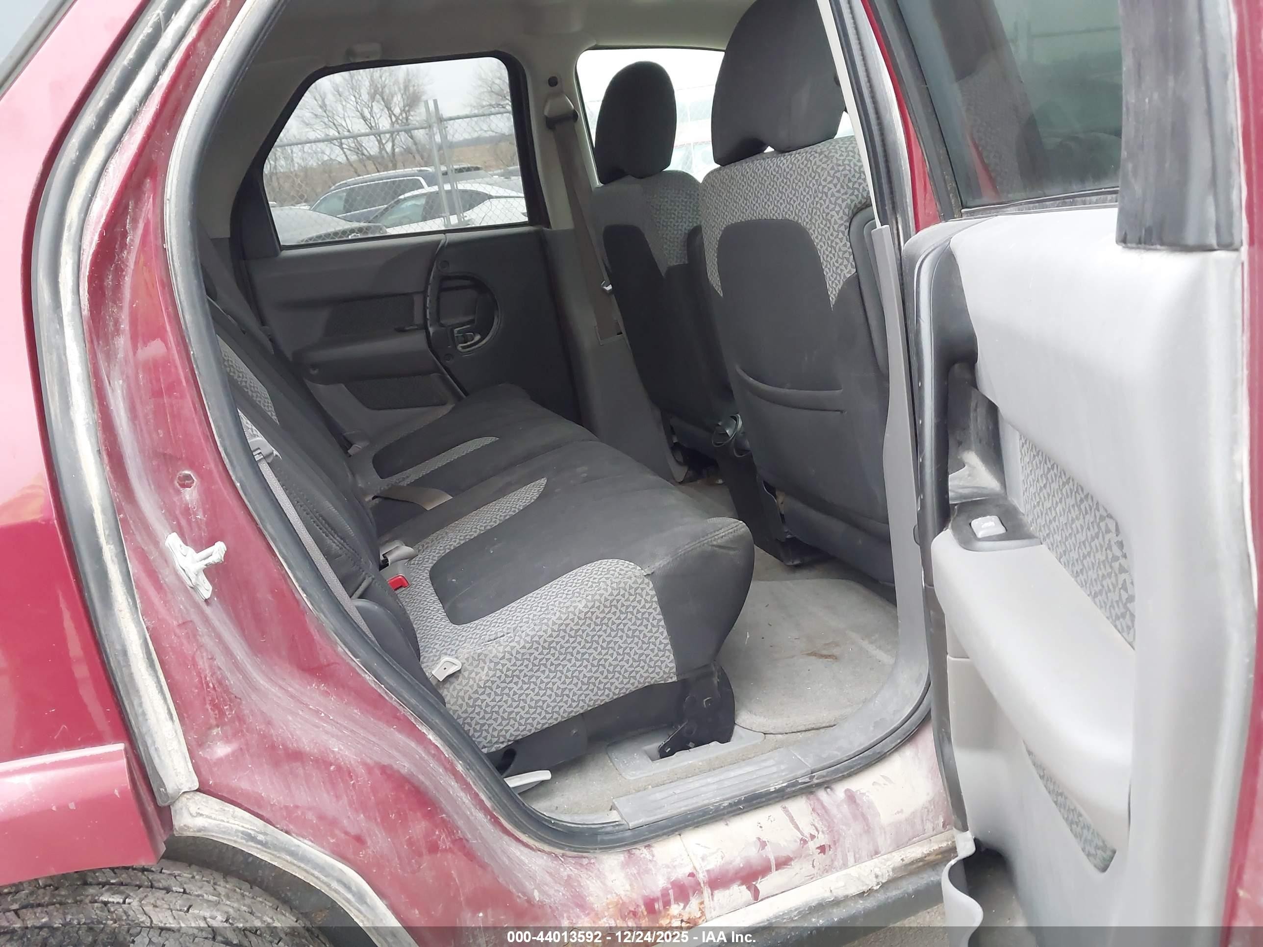 2005 Pontiac Aztek   Red vin: 3G7DB03E15S520404