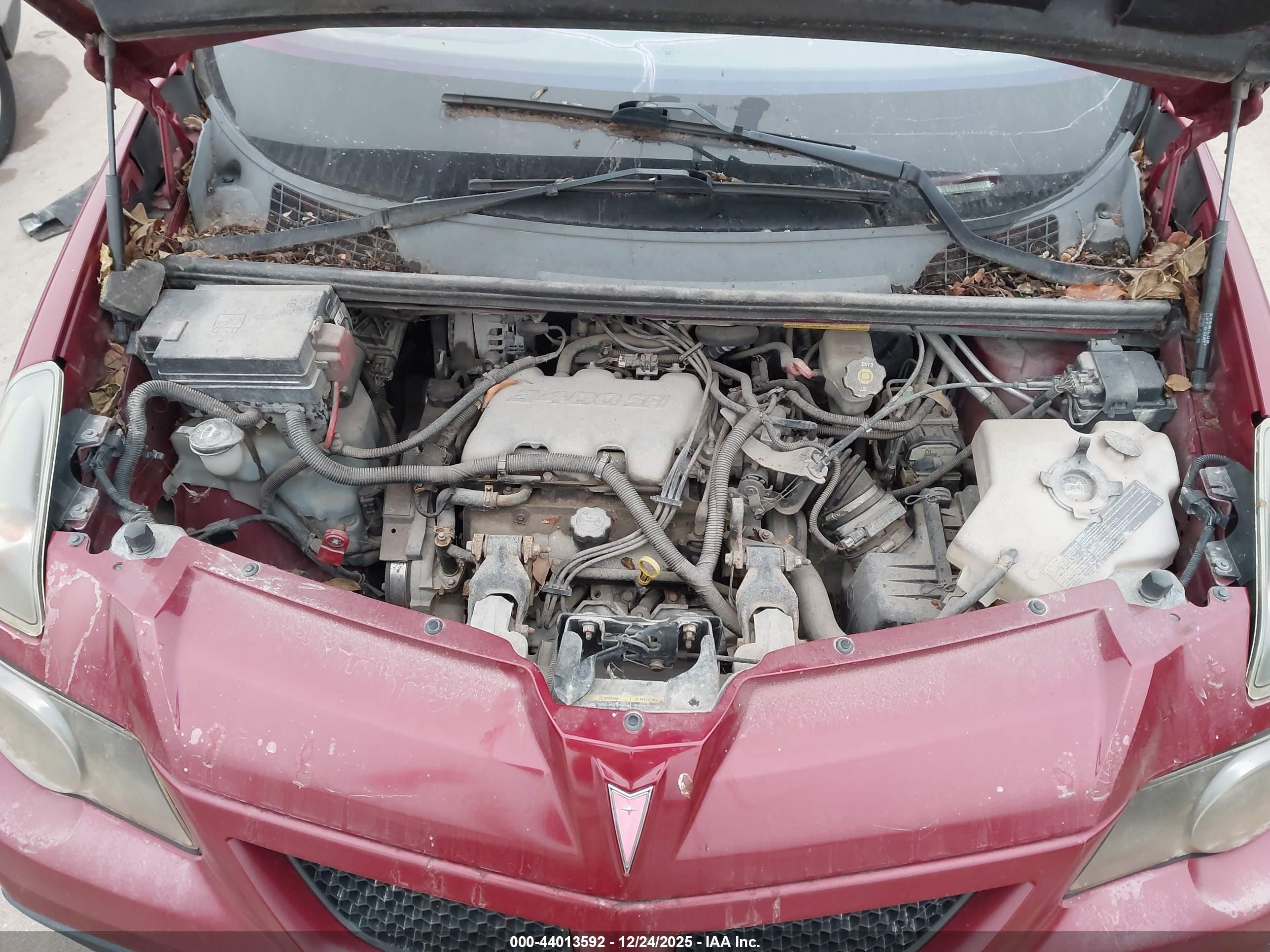 2005 Pontiac Aztek   Red vin: 3G7DB03E15S520404