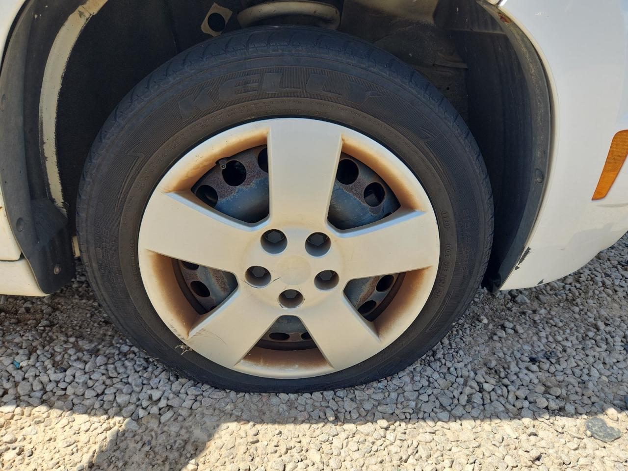 2008 Chevrolet Hhr Panel Ls White vin: 3GCDA15D98S530875 Damage: Right Front Tire, Worn, Replacement Required