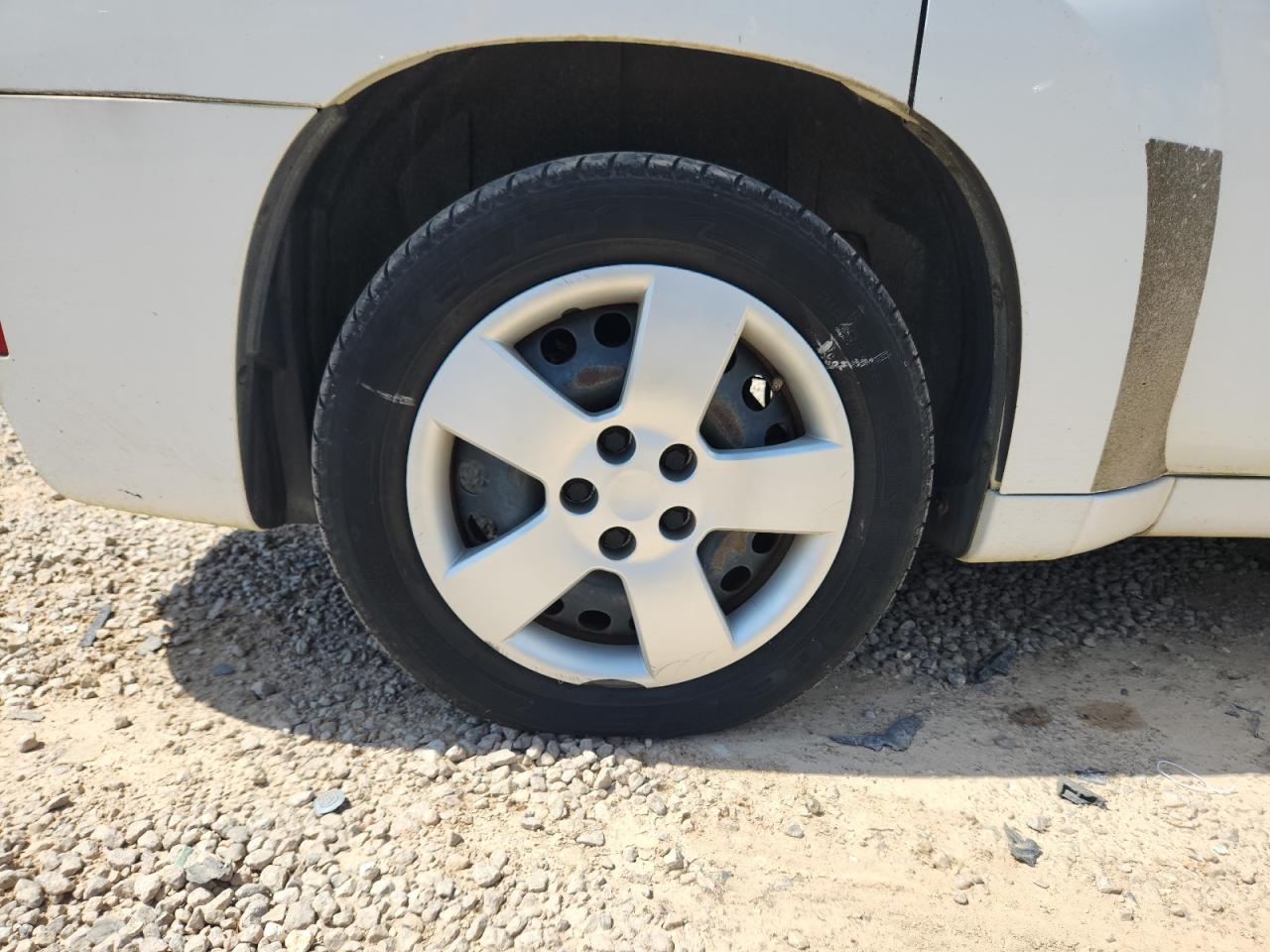 2008 Chevrolet Hhr Panel Ls White vin: 3GCDA15D98S530875 Damage: Right Rear Wheel Cover, Broken, Replacement Required