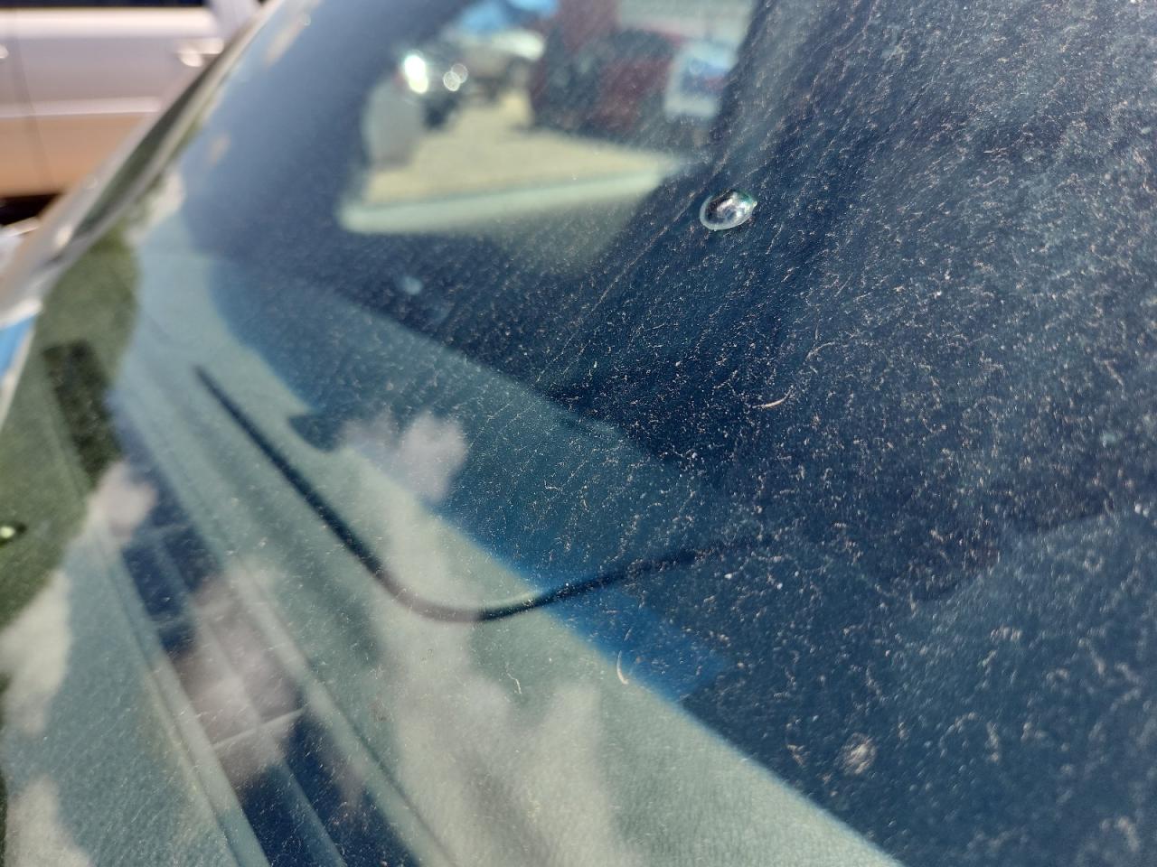 2008 Chevrolet Hhr Panel Ls White vin: 3GCDA15D98S530875 Damage: Windshield, Broken, Replacement Required