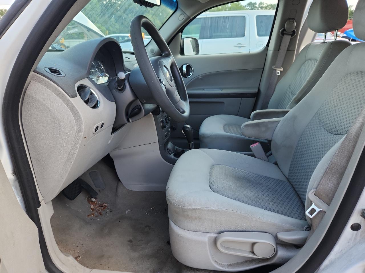 2008 Chevrolet Hhr Panel Ls White vin: 3GCDA15D98S530875 Damage: Steering Wheel, Worn, Acceptable