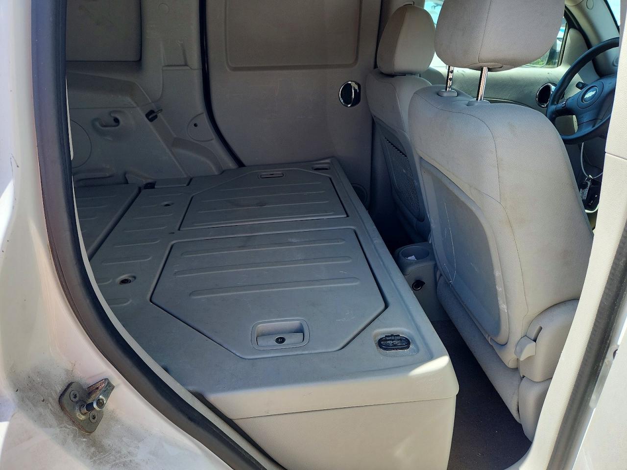 2008 Chevrolet Hhr Panel Ls White vin: 3GCDA15D98S530875