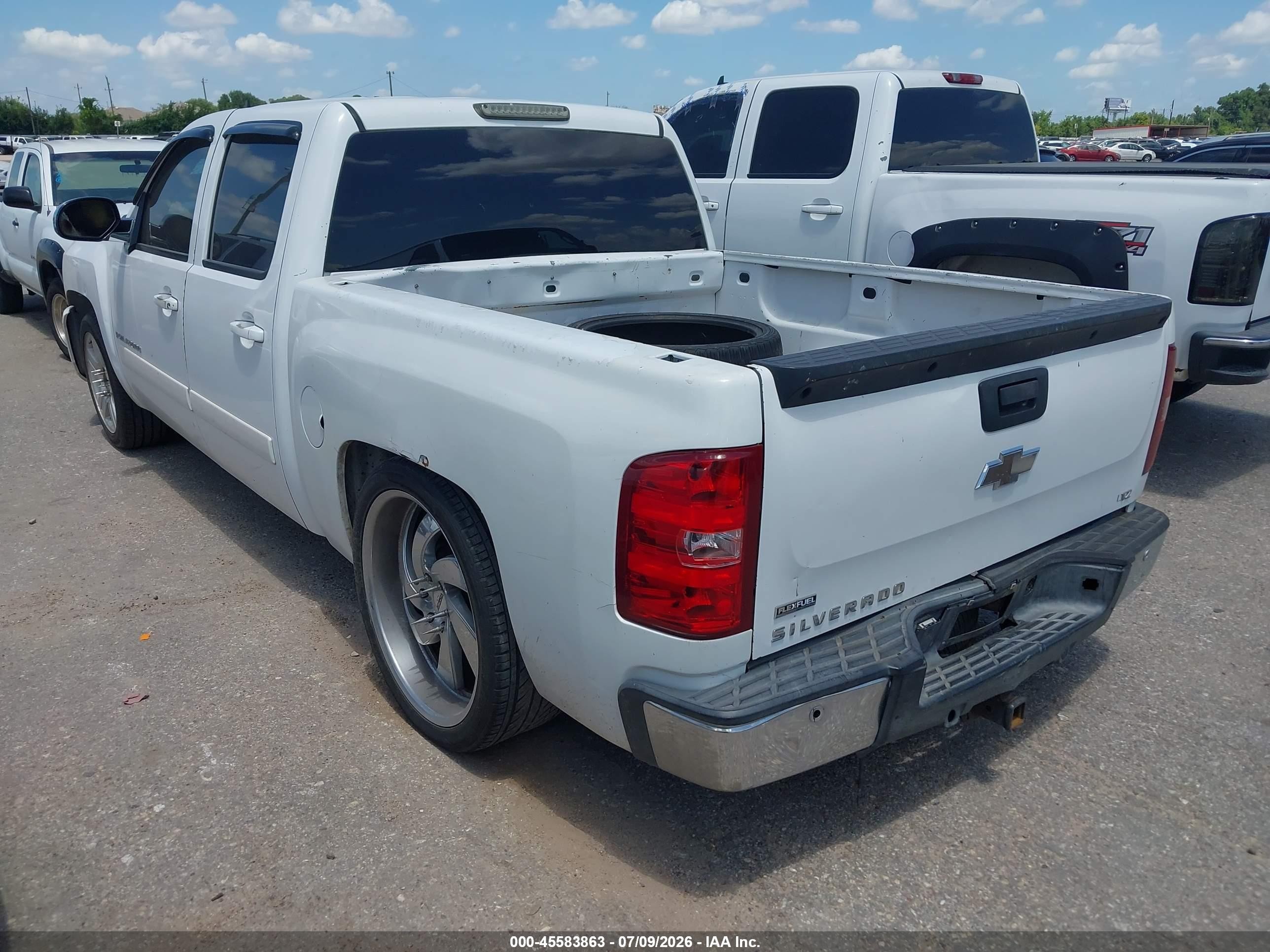 2007 Chevrolet Silverado 1500 Ltz White vin: 3GCEC13007G543241