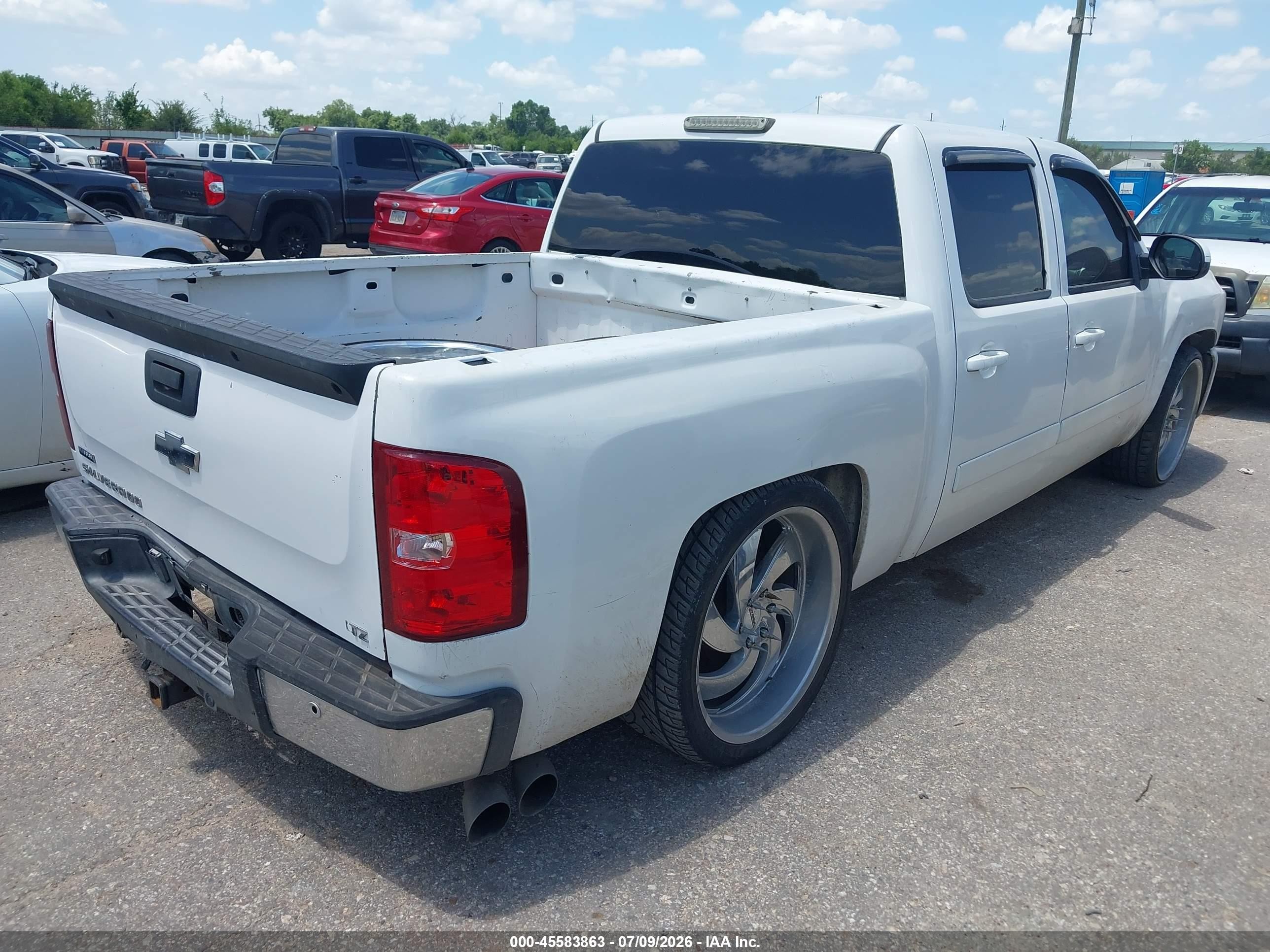 2007 Chevrolet Silverado 1500 Ltz White vin: 3GCEC13007G543241