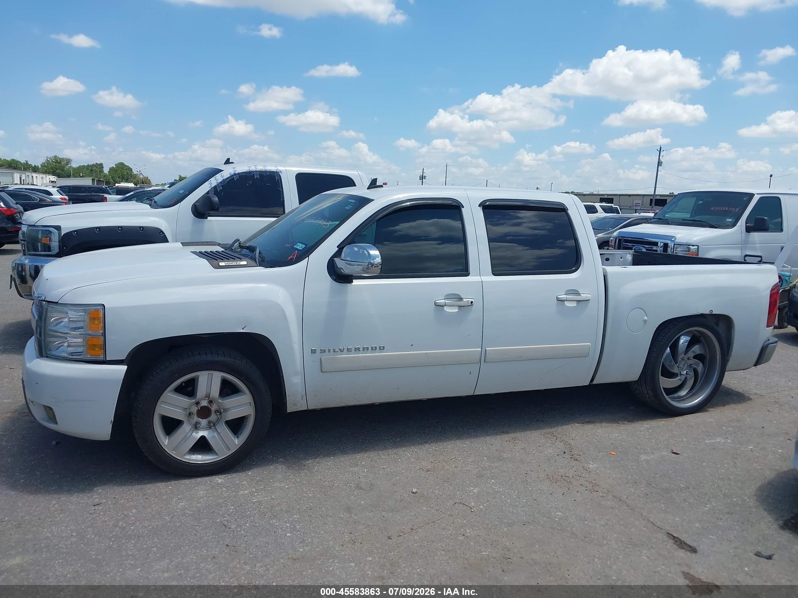 2007 Chevrolet Silverado 1500 Ltz White vin: 3GCEC13007G543241