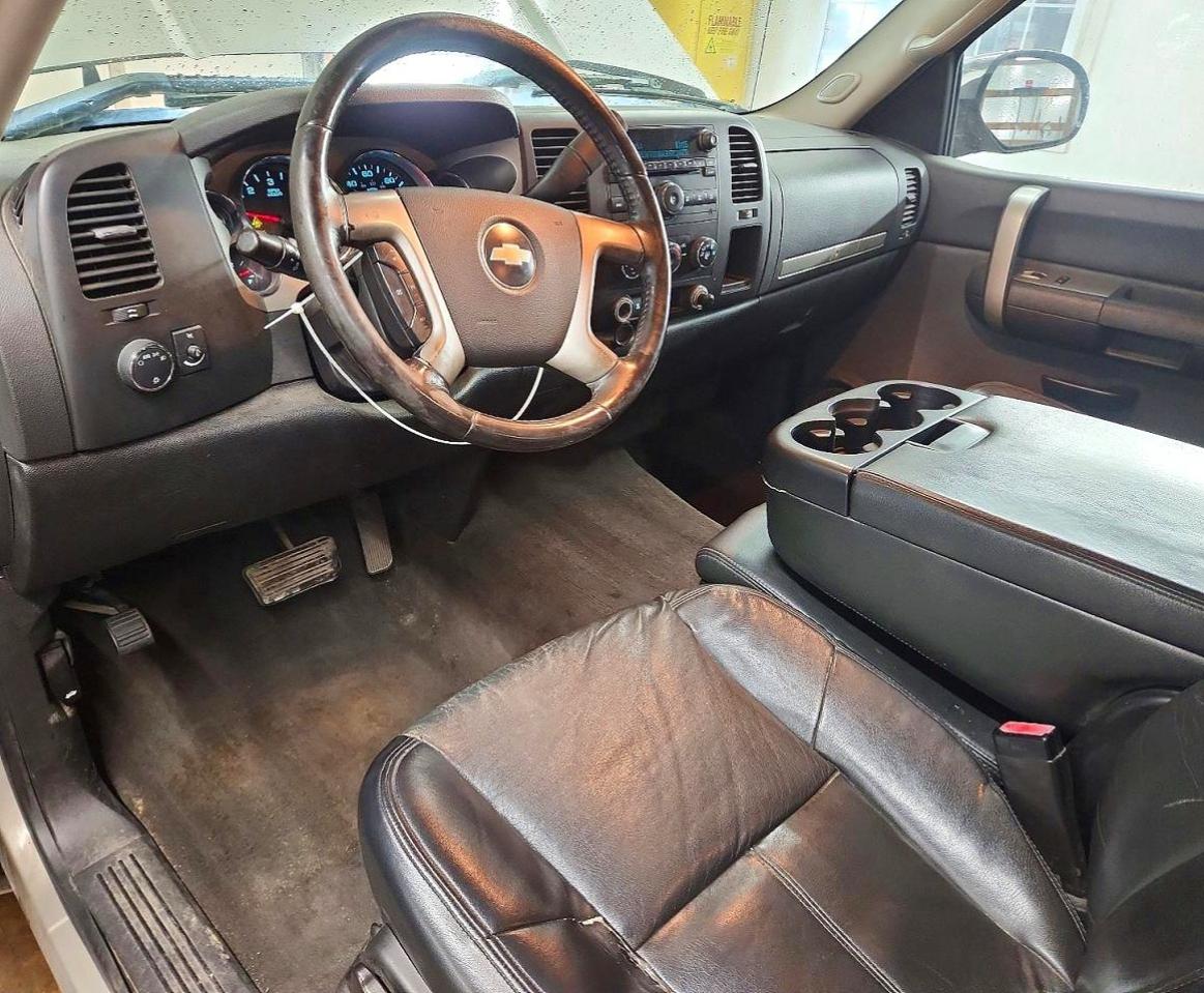 2008 Chevrolet Silverado C1500 Beige vin: 3GCEC13048G125797