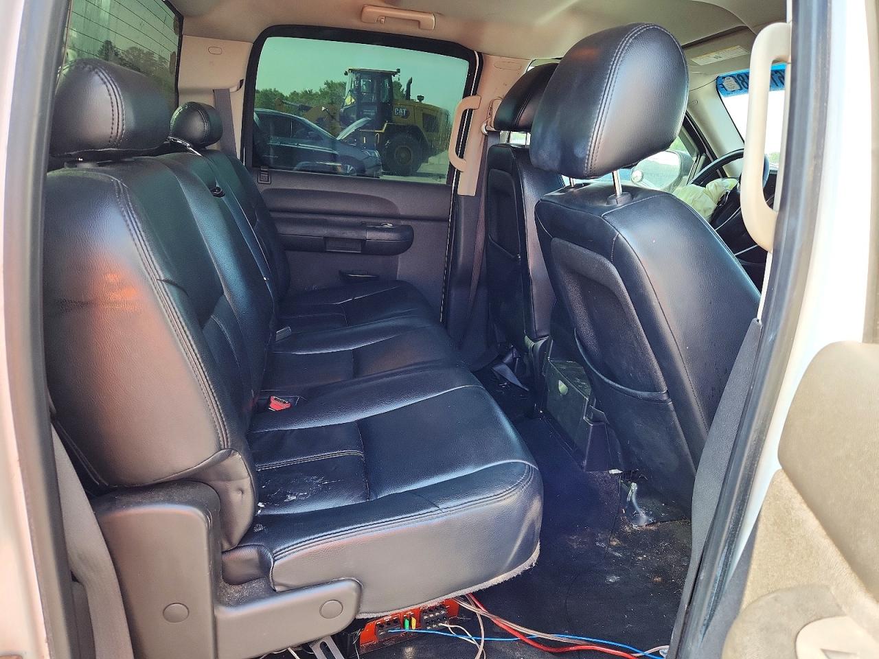 2007 Chevrolet Silverado C1500 Crew Cab White vin: 3GCEC13057G545065