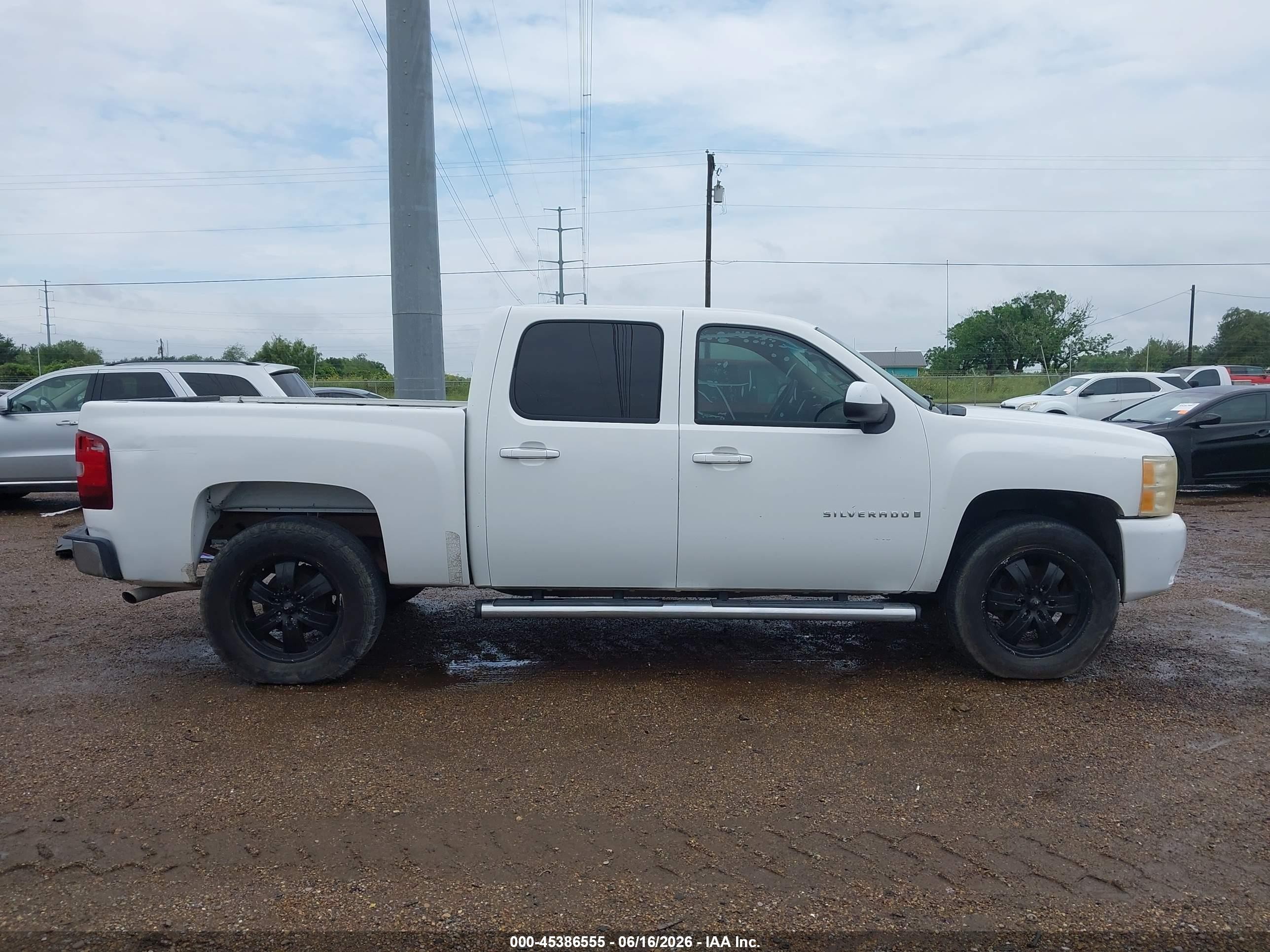 2008 Chevrolet Silverado 1500 Lt2 White vin: 3GCEC130X8G100211