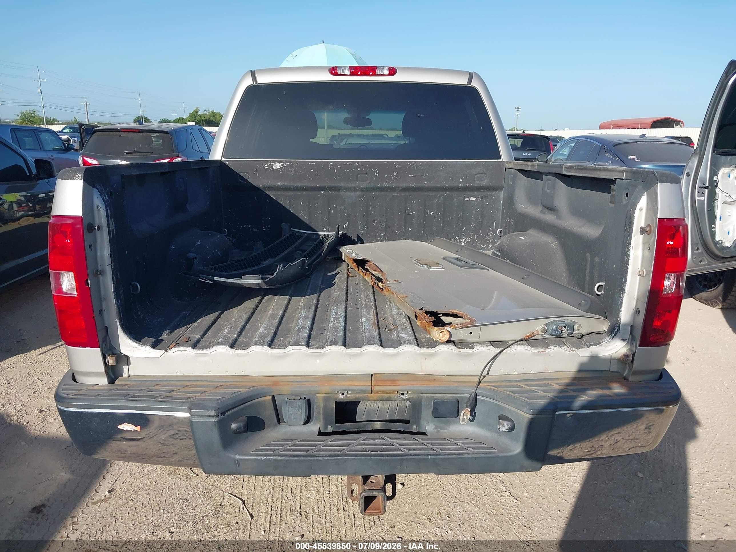 2008 Chevrolet Silverado 1500 Ls Silver vin: 3GCEC13C18G287459